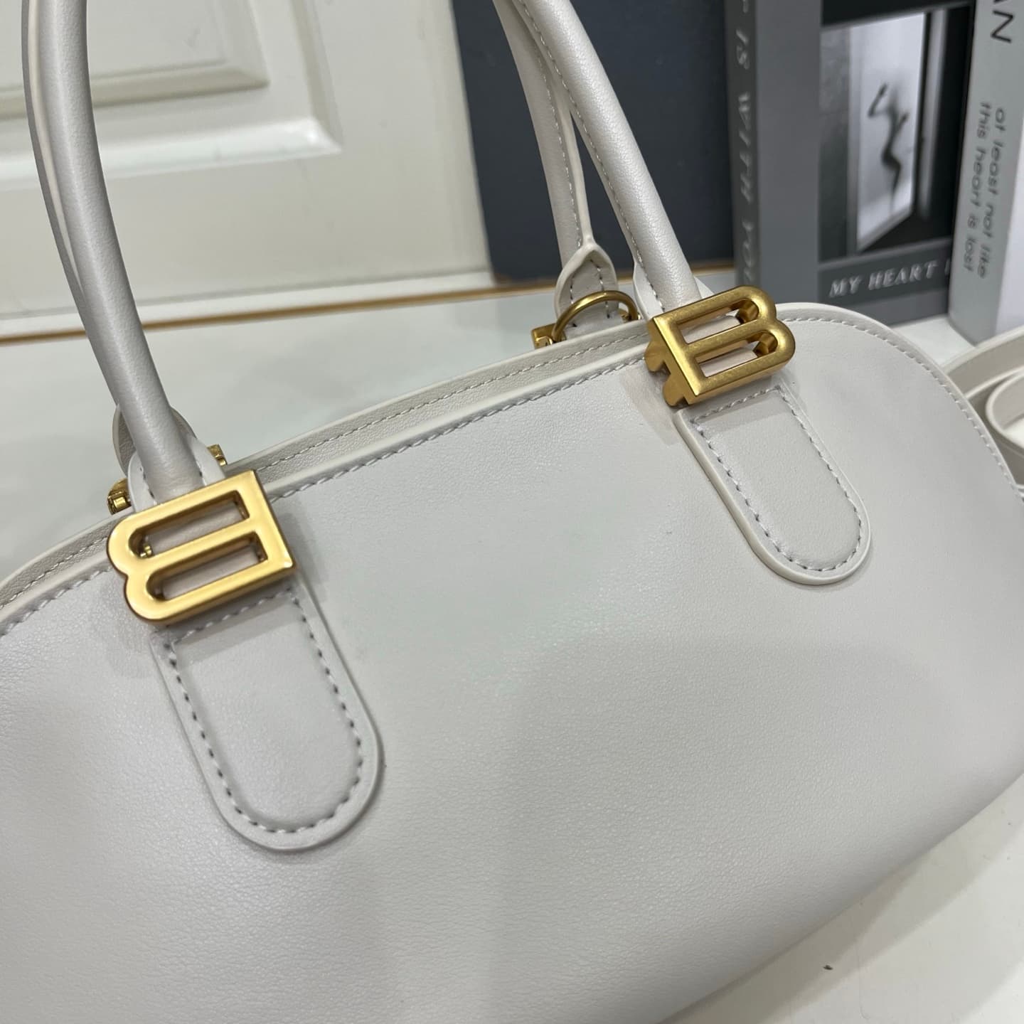 C3243 Balenciaga 2026 Bolero design, shell bag, top-grain cowhide — image 5