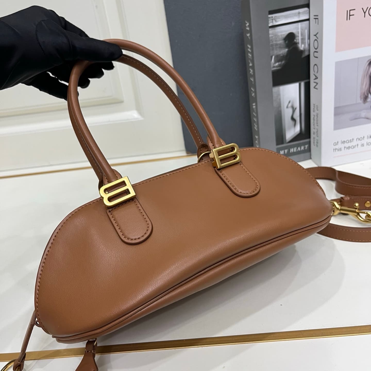 C3242 Balenciaga 2026 Bolero design, shell bag, top-grade cowhide — image 4