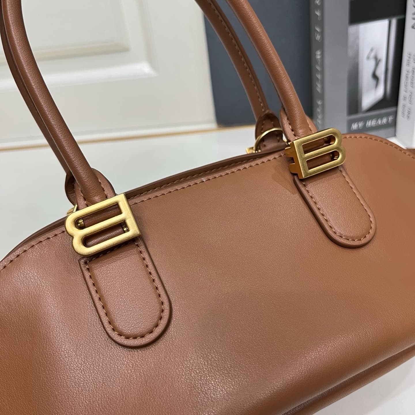 C3242 Balenciaga 2026 Bolero design, shell bag, top-grade cowhide — image 5