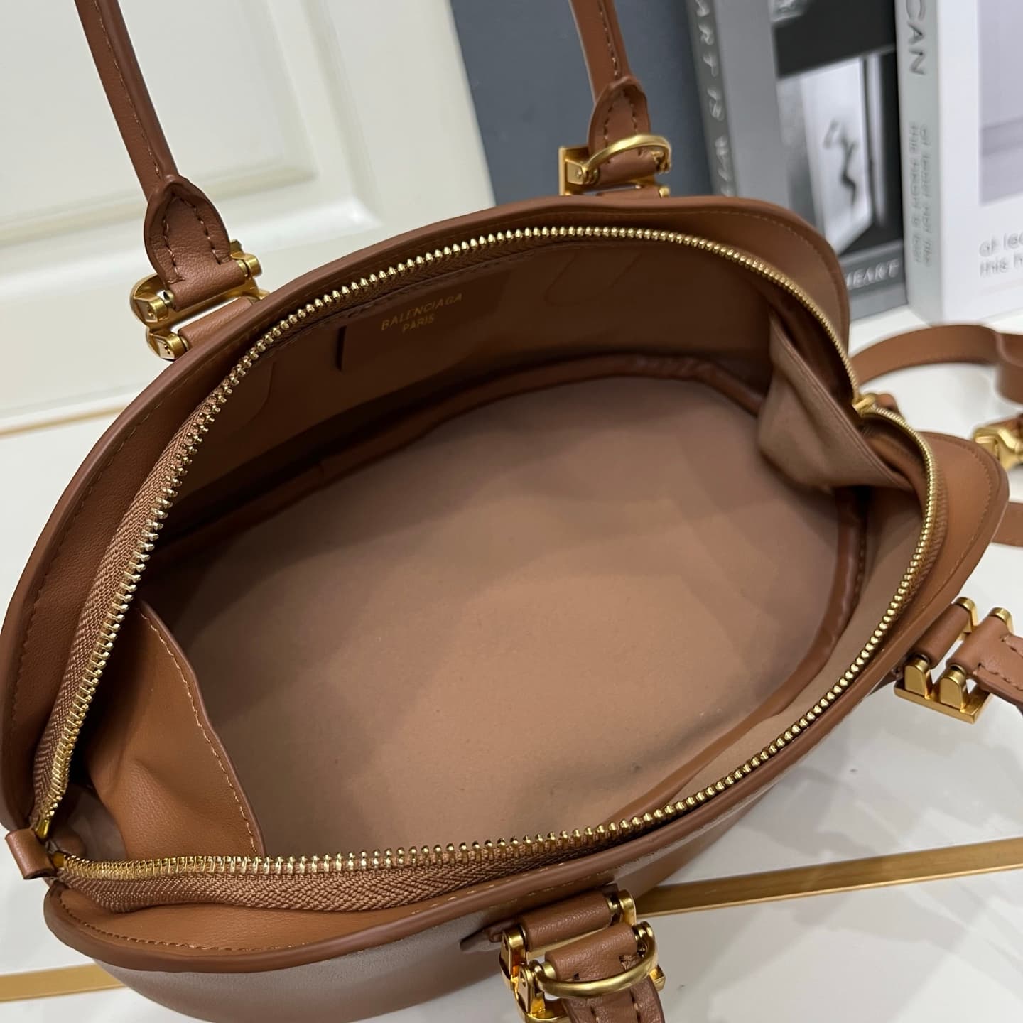 C3242 Balenciaga 2026 Bolero design, shell bag, top-grade cowhide — image 8