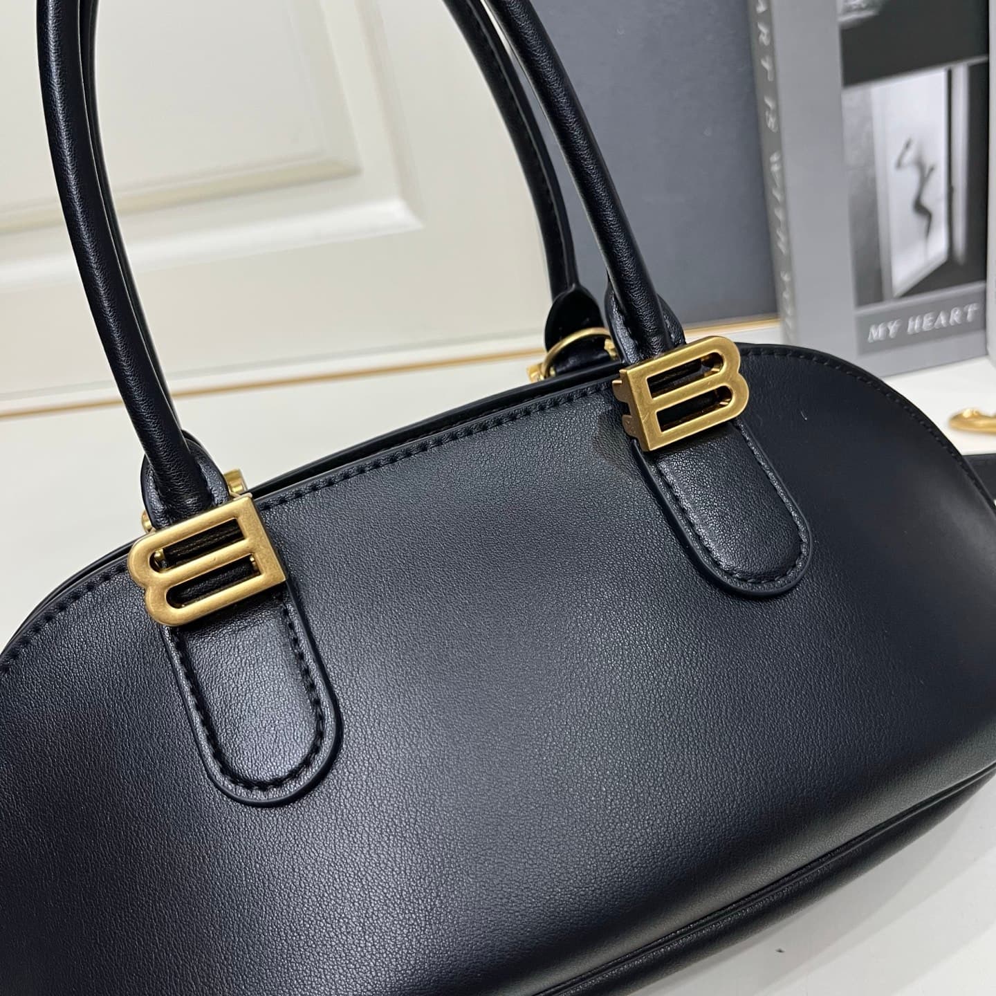 C3241 Balenciaga 2026 Bolero collection – Shell bag, top-grade cowhide material — image 5