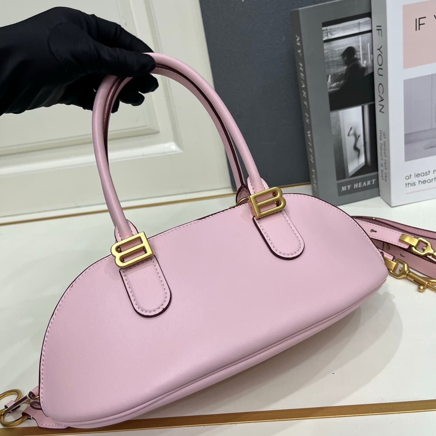 C3240 Balenciaga 2026 Bolero collection – Shell bag, top-grain cowhide — image 4