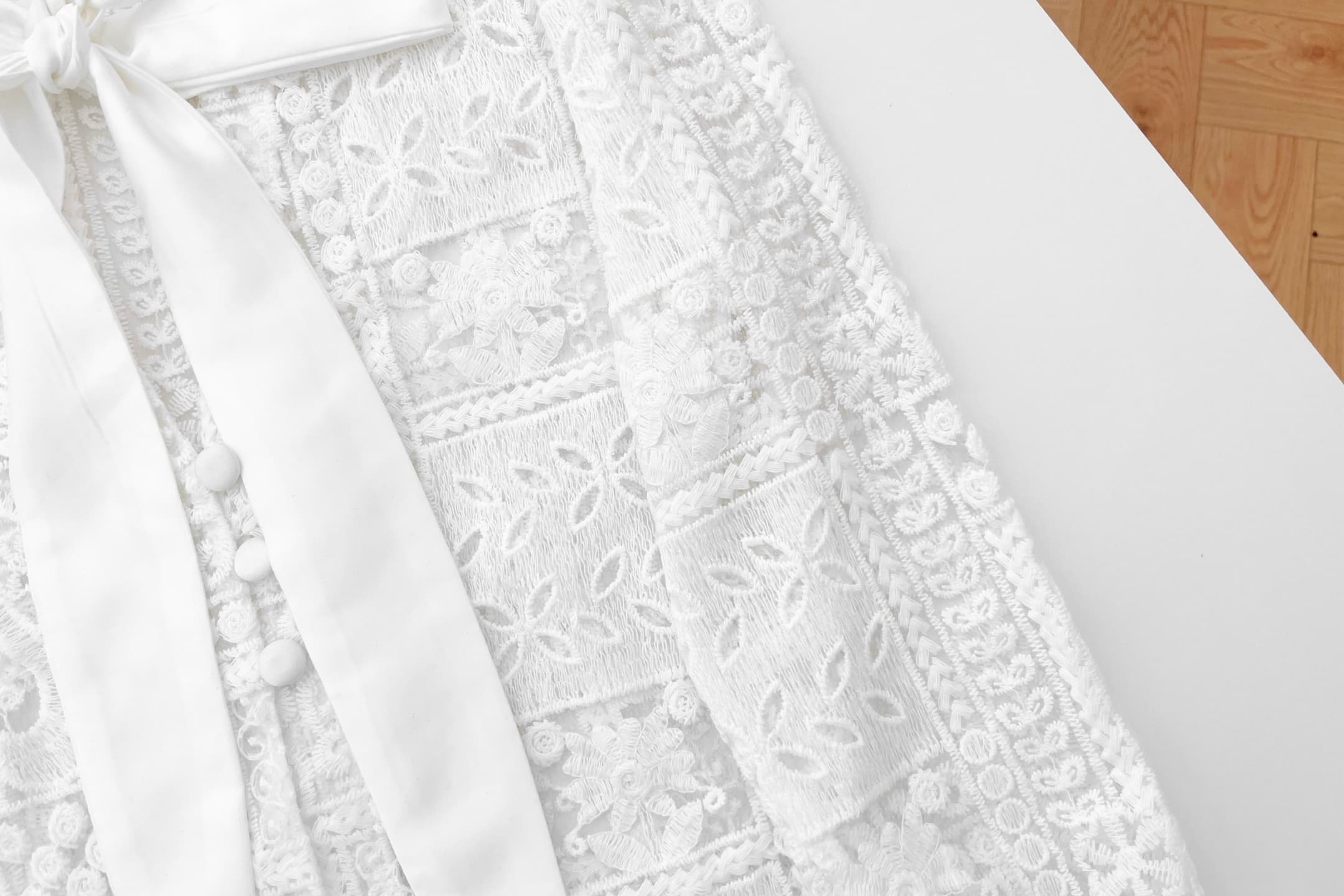 C18467 🆕🆕🆕 ✨ French lace set – This is a delicate and sweet two-piece outfit made of heavy lace. It consists of a long-sleeved top and a skirt, giving it a refined and romantic appearance. It’s suitable for dates or casual social events; the top can be wo — image 4
