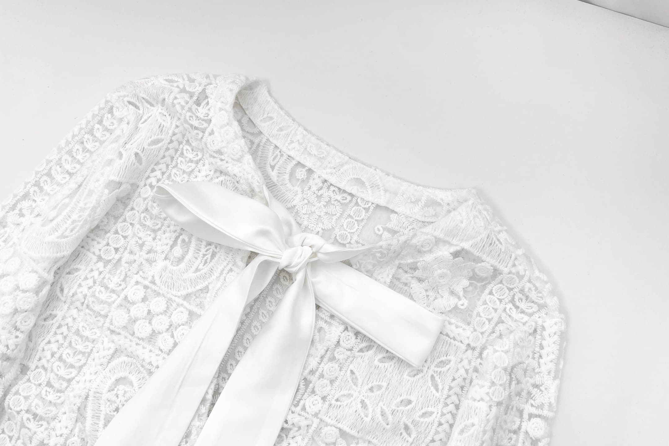 C18467 🆕🆕🆕 ✨ French lace set – This is a delicate and sweet two-piece outfit made of heavy lace. It consists of a long-sleeved top and a skirt, giving it a refined and romantic appearance. It’s suitable for dates or casual social events; the top can be wo — image 2