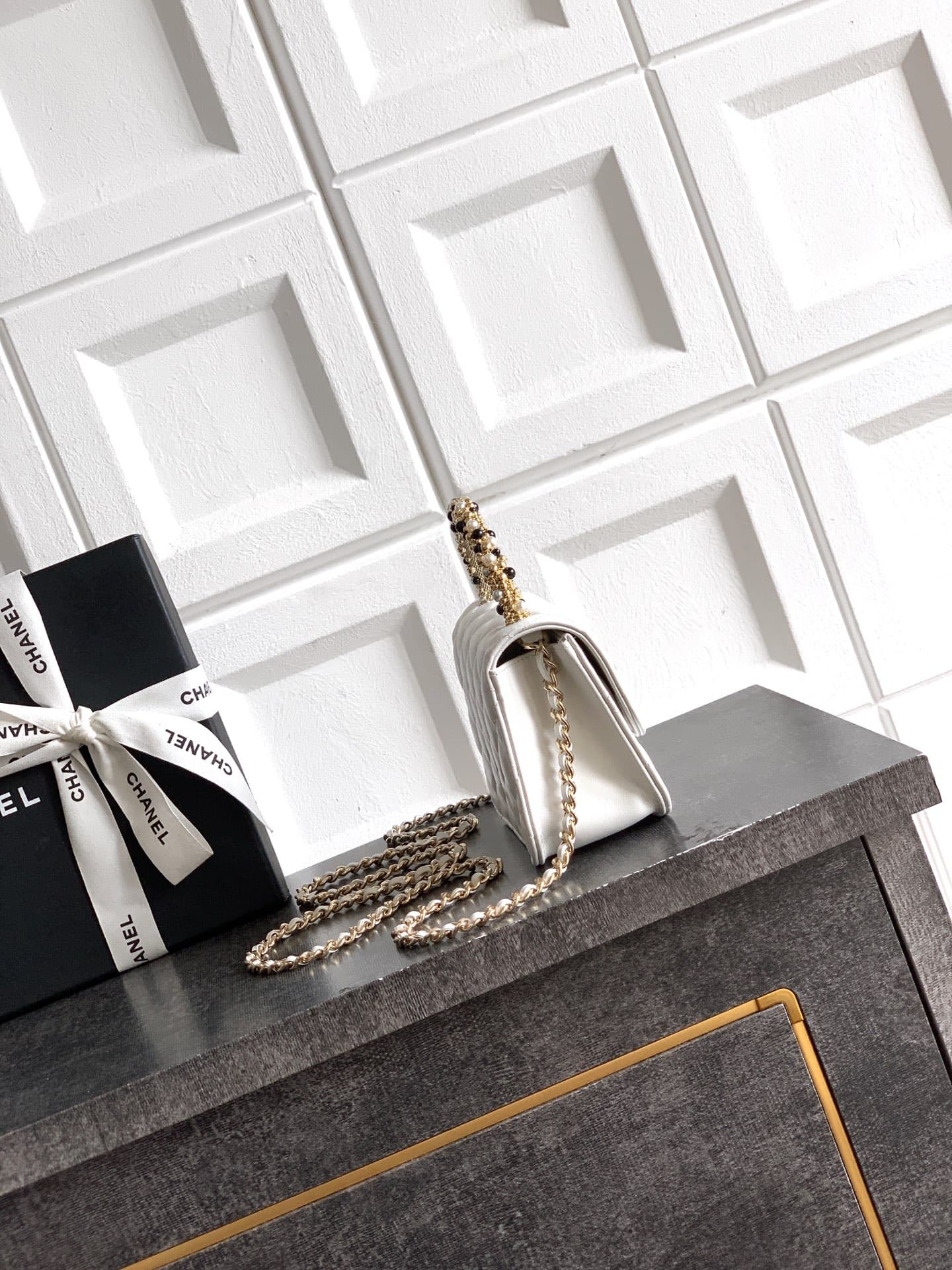 C753 Mini size! “Milk Shake White” OHANEL🚩🚩🚩 Chanel 26C Pearl-handled chain bag, champagne gold lychee-patterned 🐮 leather + classic diamond pattern, the metal double C logo is very distinctive! The handle is adorned with pearls and black beads – elegant  — image 2