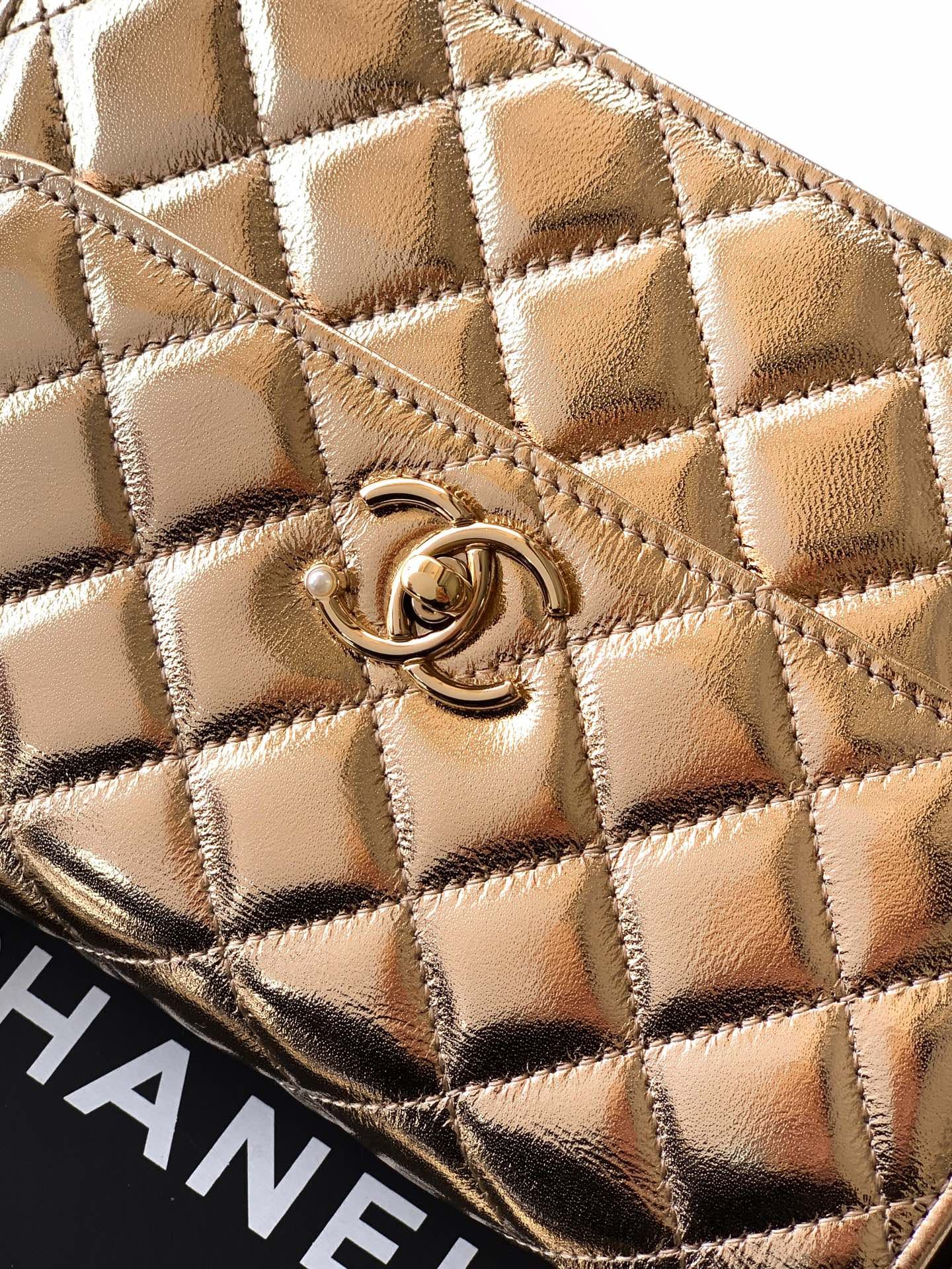 C746 Large size! Chanel “Champagne” OHANEL🚩🚩🚩 Chanel 26C pearl-handled chain bag, champagne gold litchi pattern🐮 leather + classic diamond pattern, the metal double C logo is very distinctive! The handle is adorned with pearls and black beads – elegant an — image 6