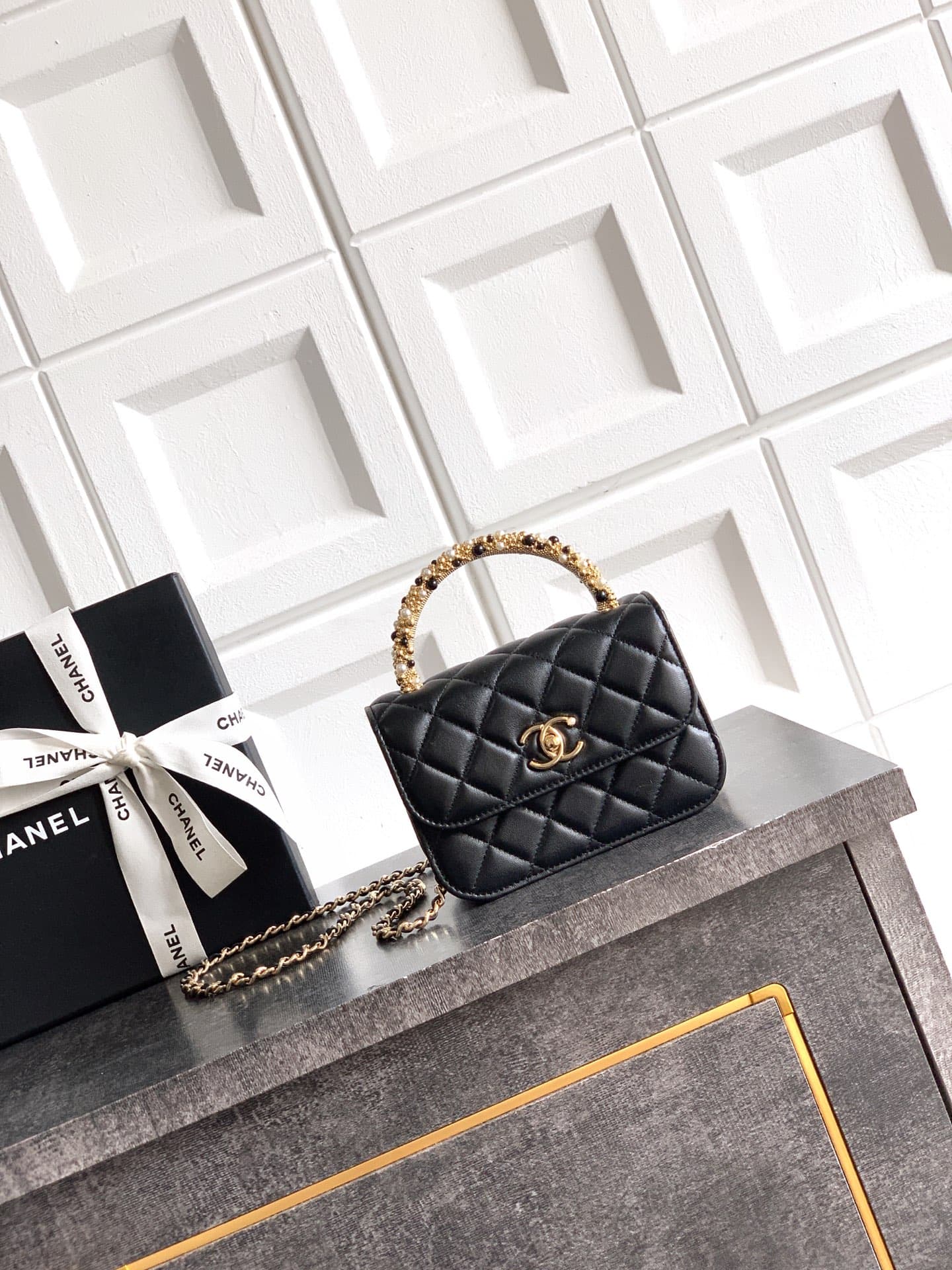C744 Mini bag! “Black” by OHANEL🚩🚩🚩 Chanel 26C pearl-handled chain bag, champagne gold litchi-patterned 🐮 leather + classic diamond pattern, with a distinctive double C logo! The handle is adorned with pearls and black beads – elegant and luxurious. Mini- — image 1