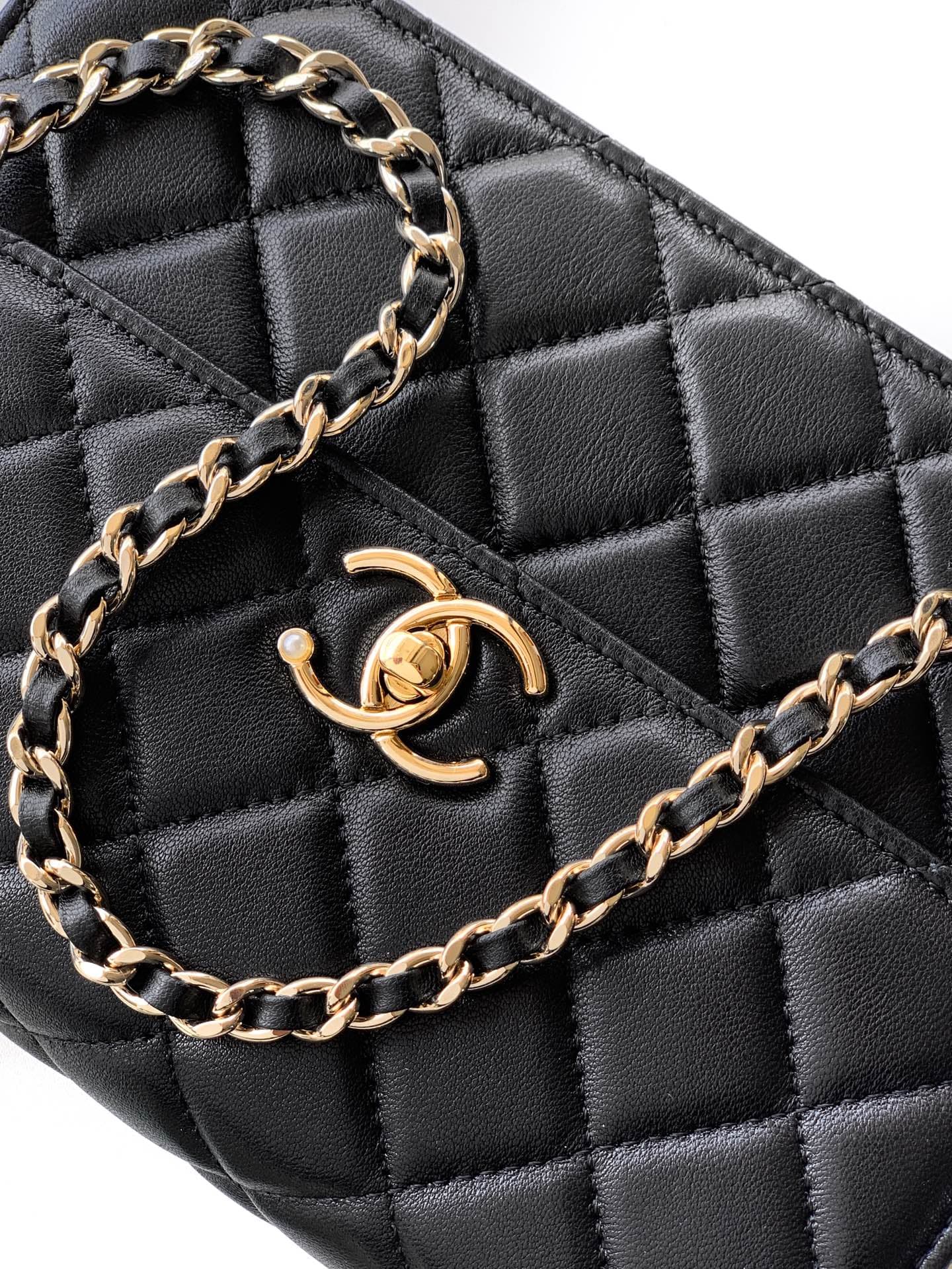 C743 Large size! “Black” by OHANEL🚩🚩🚩 Chanel 26C pearl-handled chain bag, champagne gold litchi-patterned 🐮 leather + classic diamond pattern, with a distinctive metal double C logo! The handle is adorned with pearls and black beads – elegant and luxuriou — image 6