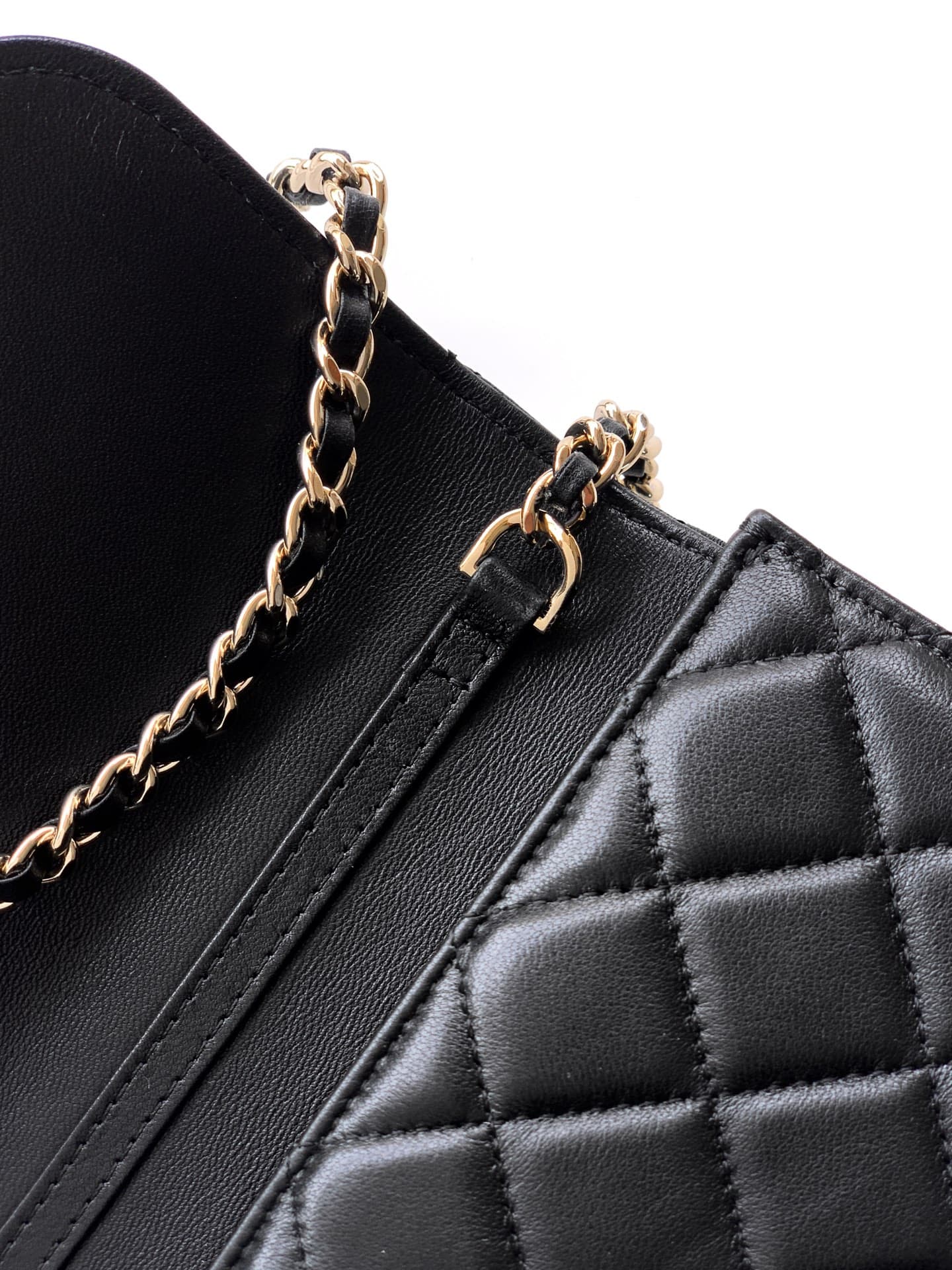 C743 Large size! “Black” by OHANEL🚩🚩🚩 Chanel 26C pearl-handled chain bag, champagne gold litchi-patterned 🐮 leather + classic diamond pattern, with a distinctive metal double C logo! The handle is adorned with pearls and black beads – elegant and luxuriou — image 7