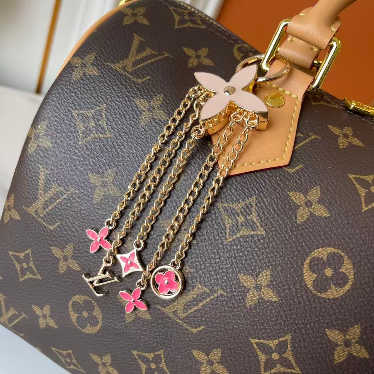 C5241 Upgraded LV pillow bag, pattern design, lucky bag. M26498, M27216, M27014, 28379, 2866214589, M89091M17281, 17282, M26305, M15279, M16332, M16333, M17222, M15278, M24441, M24424, M40390, M40391. This Speedy Bandoulière bag features 30 Monogram Leath — image 6