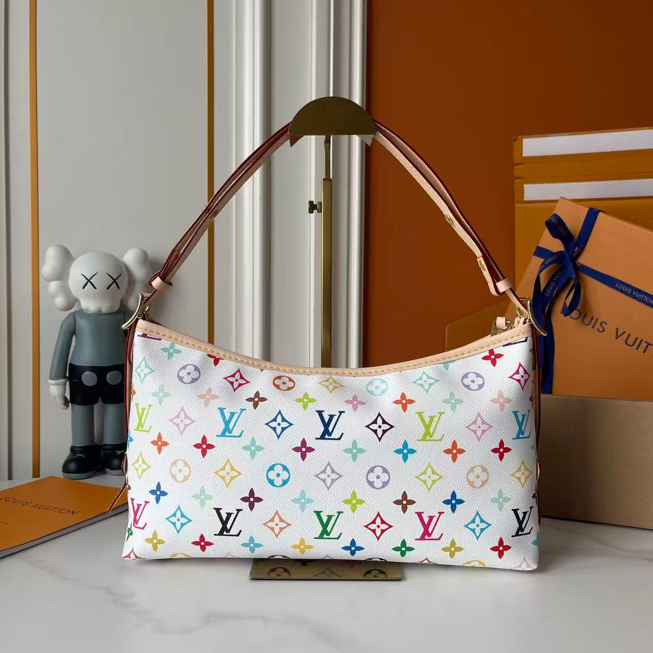 C5237 Upgrade Version 【Real photos, quality from Guangzhou factory, good quality compared to three other products】 M27578 M46203 M13014 24861 This LV x TM Carryall East West handbag is part of the reissue series by Louis Vuitton x Takashi Murakami. The Mo — image 4