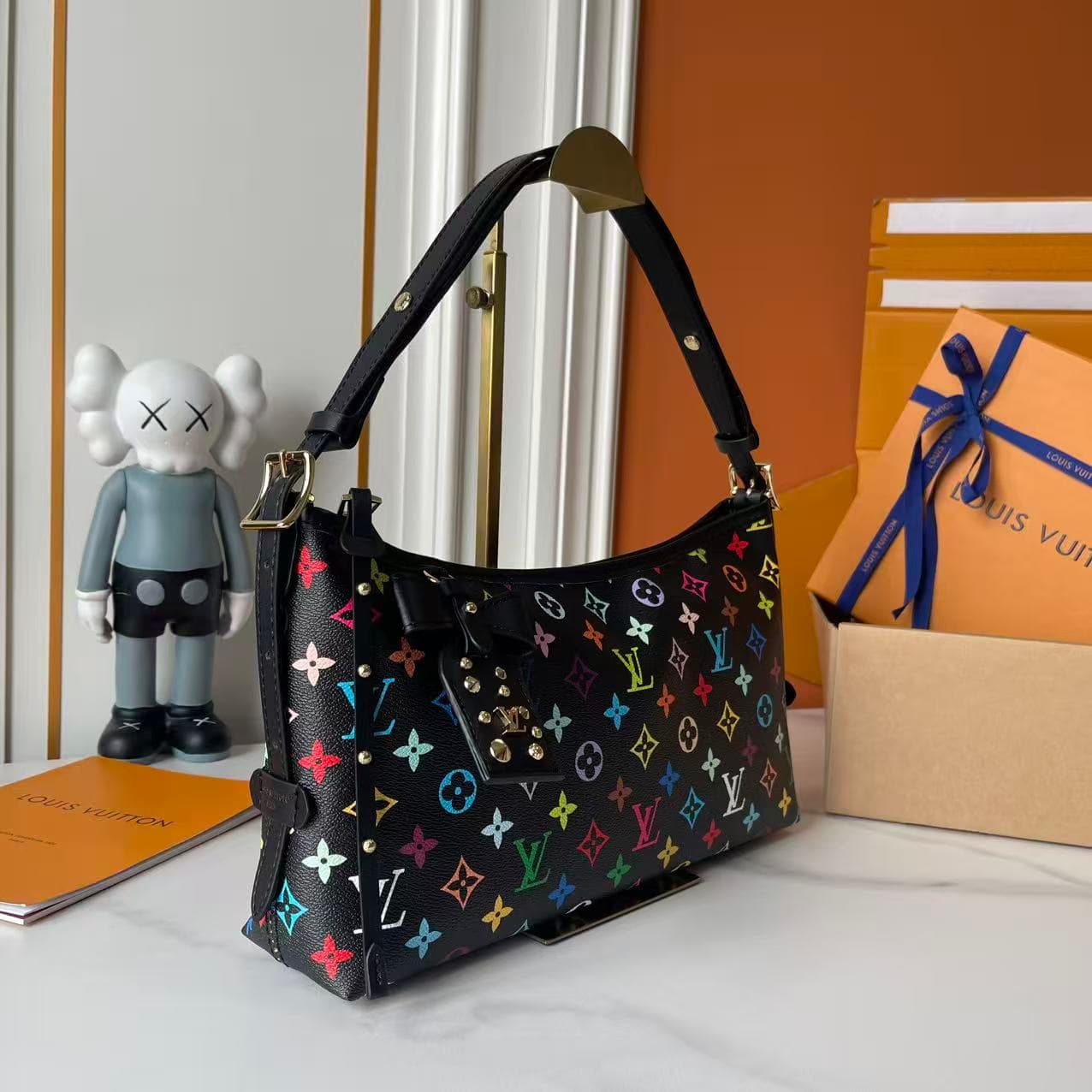 C5236 Upgraded Version 【Real photos, quality from Guangzhou factory, good quality compared to three options】 M27578 M46203 M13014 24861 This LV x TM Carryall East West handbag is part of the reissued series by Louis Vuitton x Haruki Murakami. The Monogram — image 2