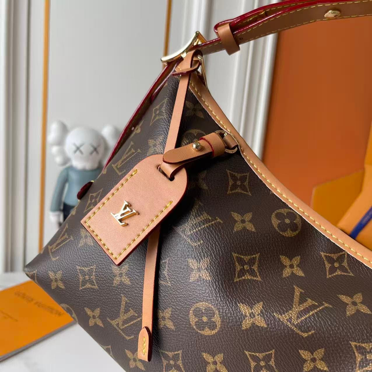 C5235 Upgrade Version 【Real photos, quality from Guangzhou factory, compare with three options】 M27578 M46203 M13014 24861 This LV x TM Carryall East West handbag is part of the reissued series by Louis Vuitton x Haruki Murakami. The Monogram canvas is sk — image 4