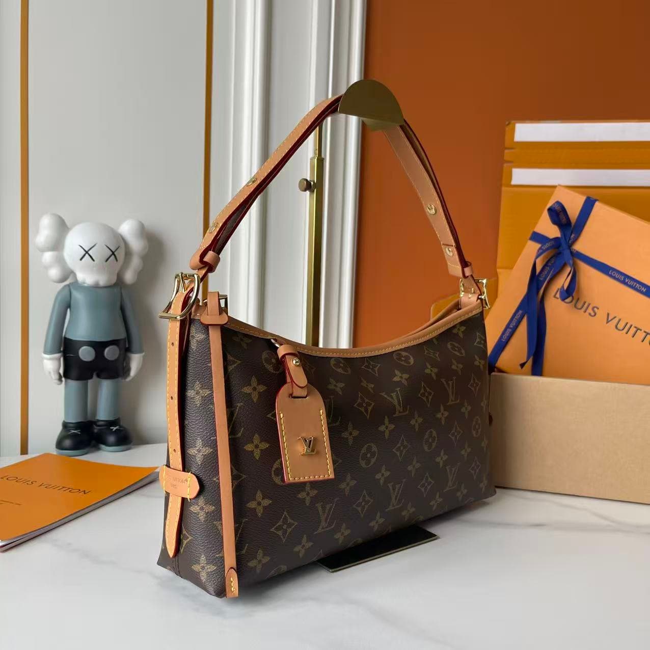 C5235 Upgrade Version 【Real photos, quality from Guangzhou factory, compare with three options】 M27578 M46203 M13014 24861 This LV x TM Carryall East West handbag is part of the reissued series by Louis Vuitton x Haruki Murakami. The Monogram canvas is sk — image 2