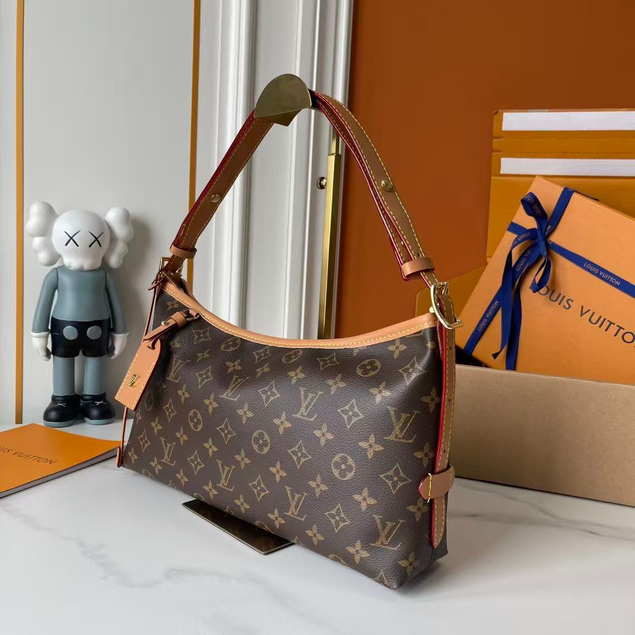 C5235 Upgrade Version 【Real photos, quality from Guangzhou factory, compare with three options】 M27578 M46203 M13014 24861 This LV x TM Carryall East West handbag is part of the reissued series by Louis Vuitton x Haruki Murakami. The Monogram canvas is sk — image 3
