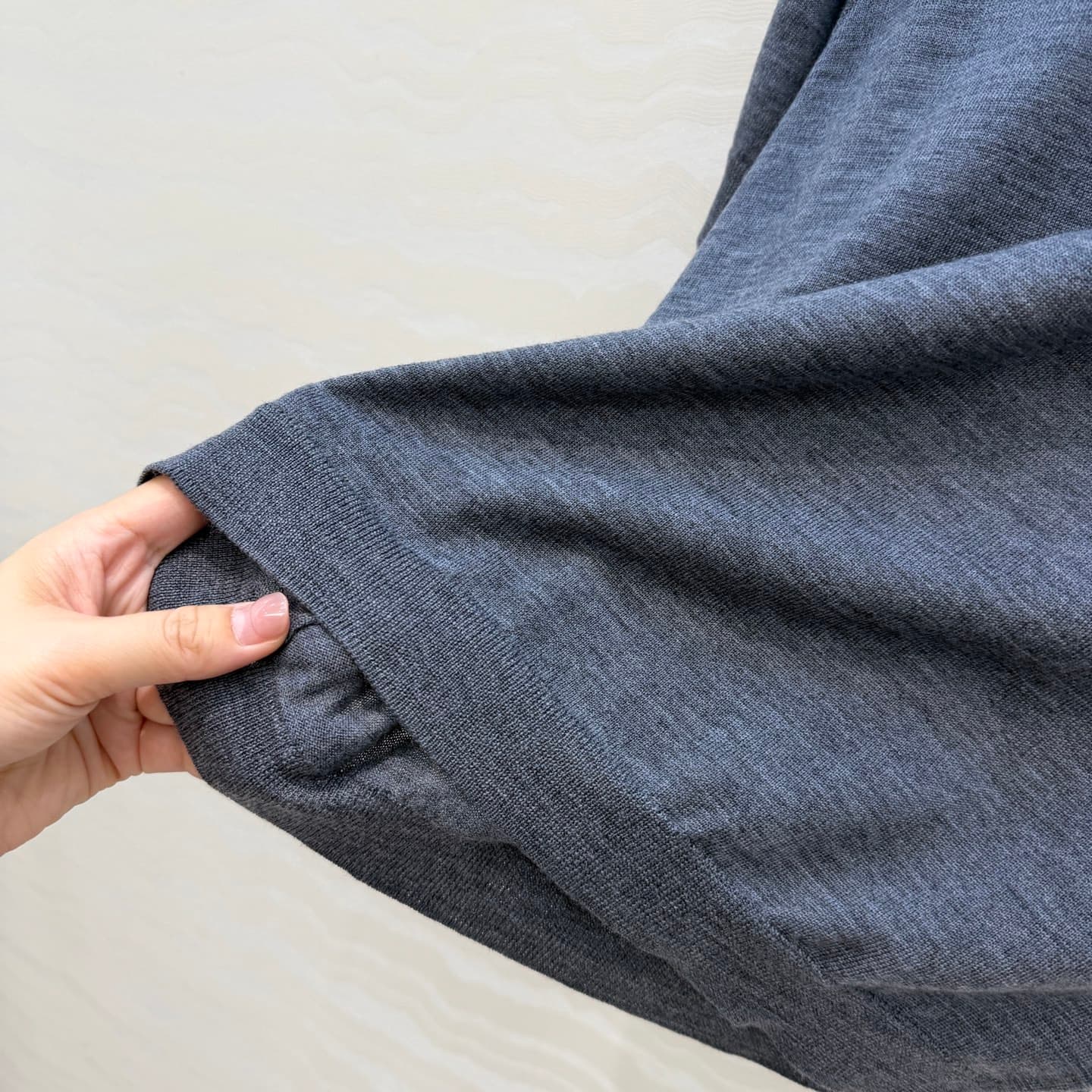 C18528 High-quality original fabric❤️ LW long-term style short-sleeved tops! High-end 80 wool fabric – soft and delicate. Customized Swiss machine 18 knitting technique, imported 100 Merino wool yarn – light and comfortable! Classic fit that clearly shows — image 7