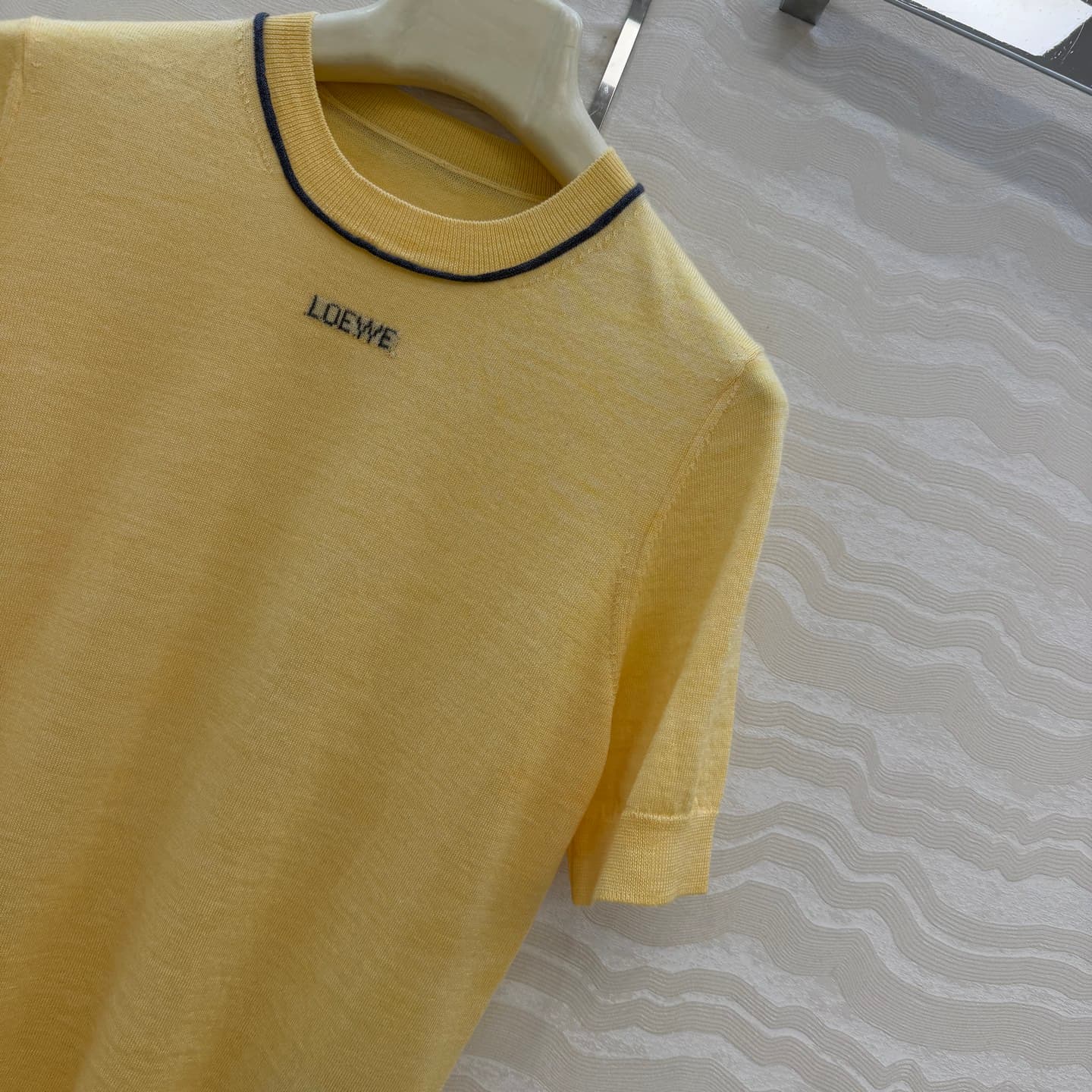 C18527 High-quality original fabric❤️ LW long-term style short-sleeved tops! High-end 80 wool with fine, soft texture; custom Swiss-made 18 knitting technique; imported 100 Merino wool yarn – lightweight and comfortable! Classic fit that emphasizes slimmi — image 3