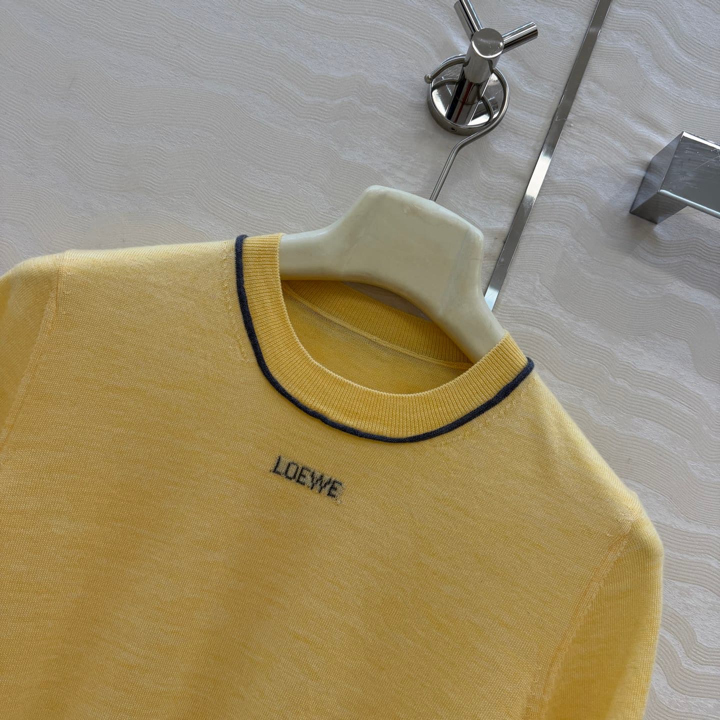 C18527 High-quality original fabric❤️ LW long-term style short-sleeved tops! High-end 80 wool with fine, soft texture; custom Swiss-made 18 knitting technique; imported 100 Merino wool yarn – lightweight and comfortable! Classic fit that emphasizes slimmi — image 4