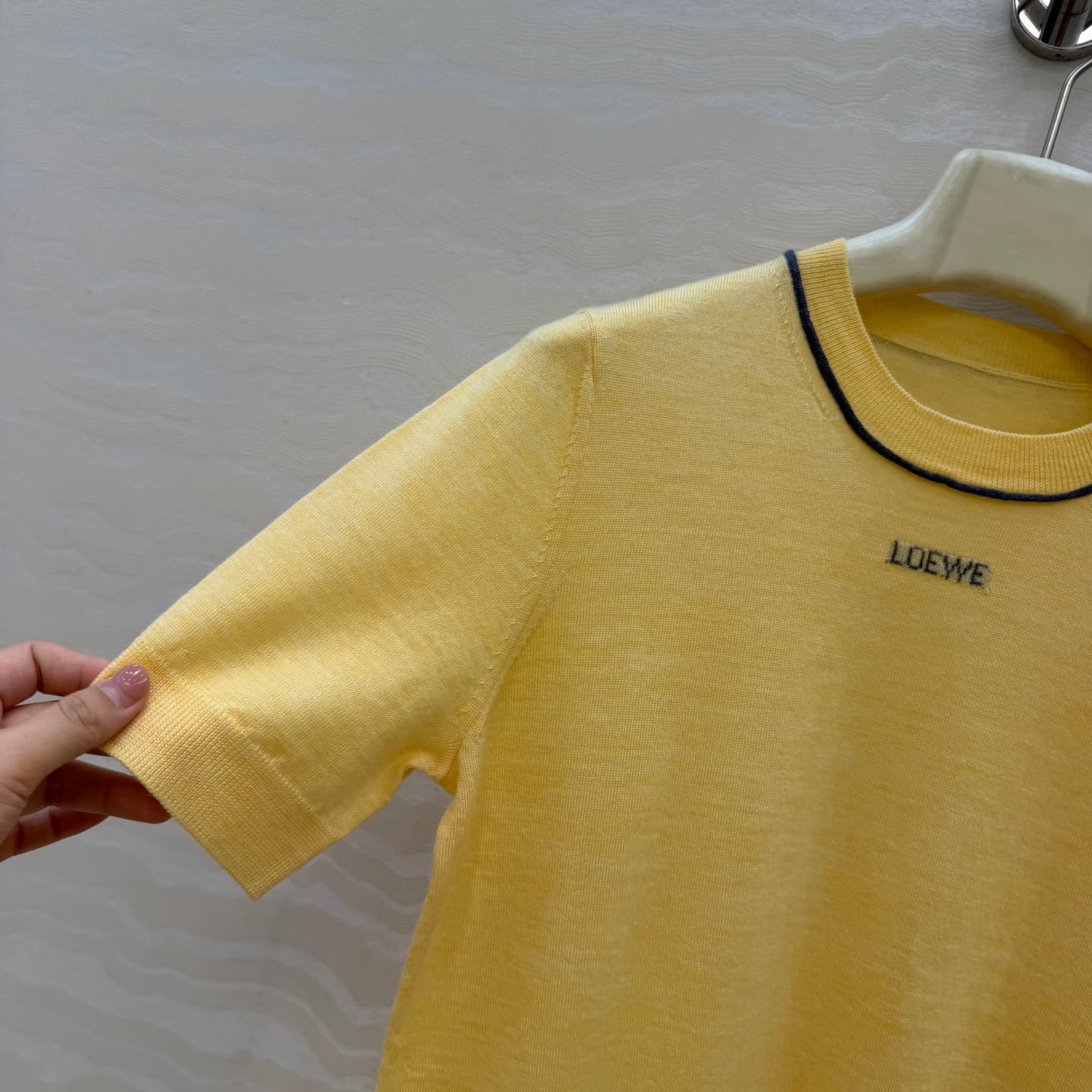 C18527 High-quality original fabric❤️ LW long-term style short-sleeved tops! High-end 80 wool with fine, soft texture; custom Swiss-made 18 knitting technique; imported 100 Merino wool yarn – lightweight and comfortable! Classic fit that emphasizes slimmi — image 5