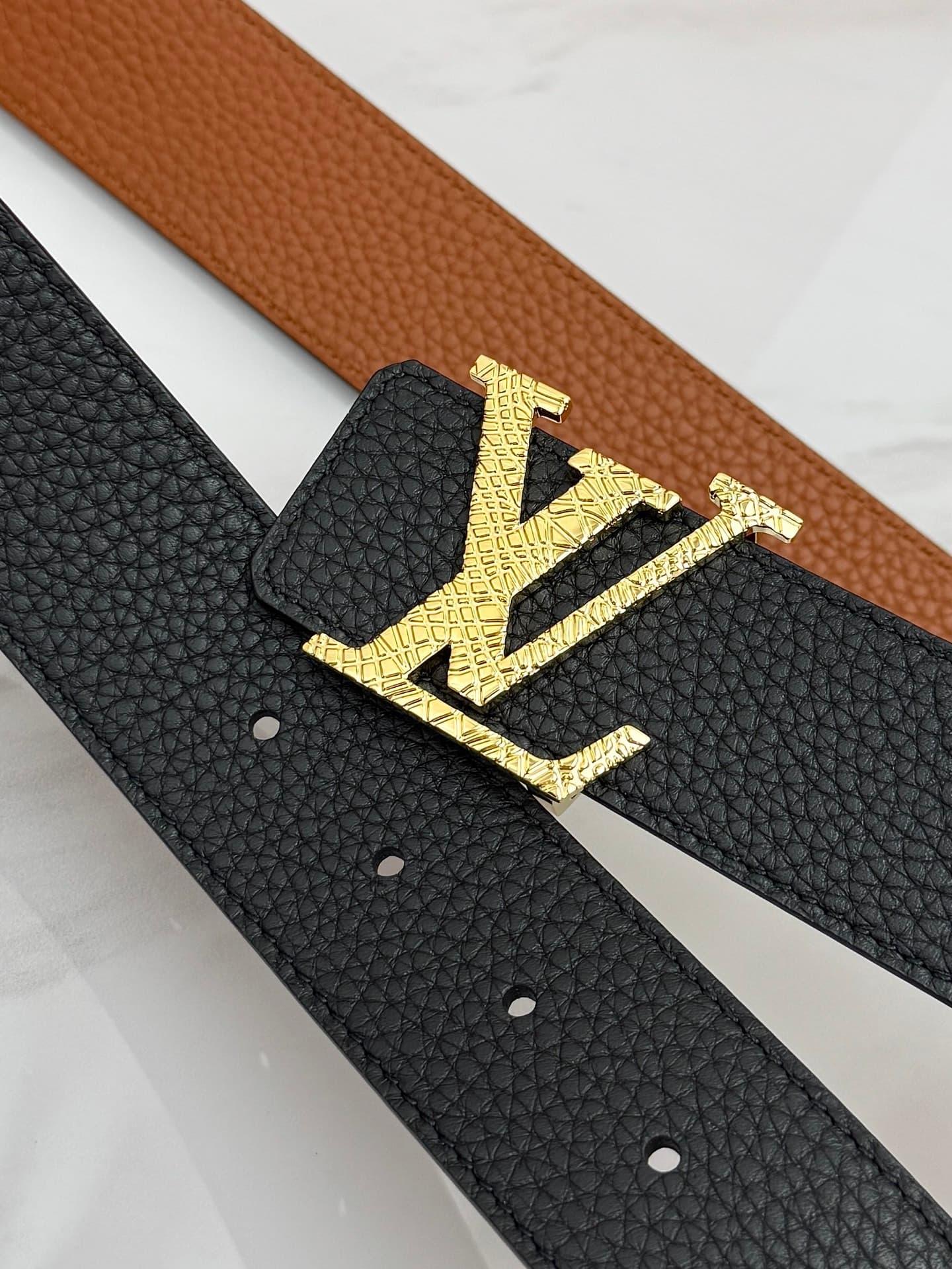 C32998 LV – Luxury modern style. Featured with elegant and sophisticated design elements. Soft and sturdy straps that can be paired with various garments, from formal wear to casual clothing. Width: 4.0cm — image 5