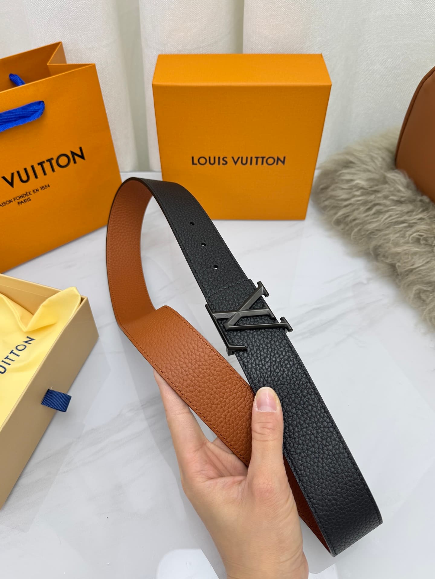 C33003 LV Luxury Modern Style. Featured with elegant and sophisticated design elements. Soft and sturdy straps that can be paired with various garments, from formal dresses to casual wear. Width: 4.0cm — image 8