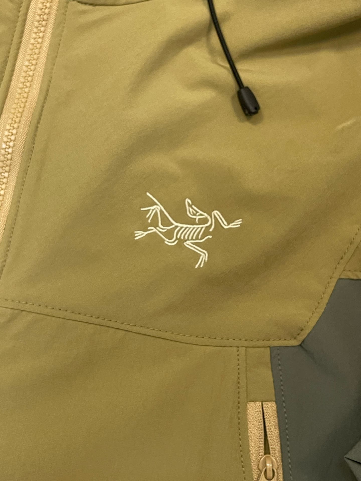 C12540 ARCTERYX | Arcteryx Soft-shell windbreaker for rock climbing and hiking — image 5