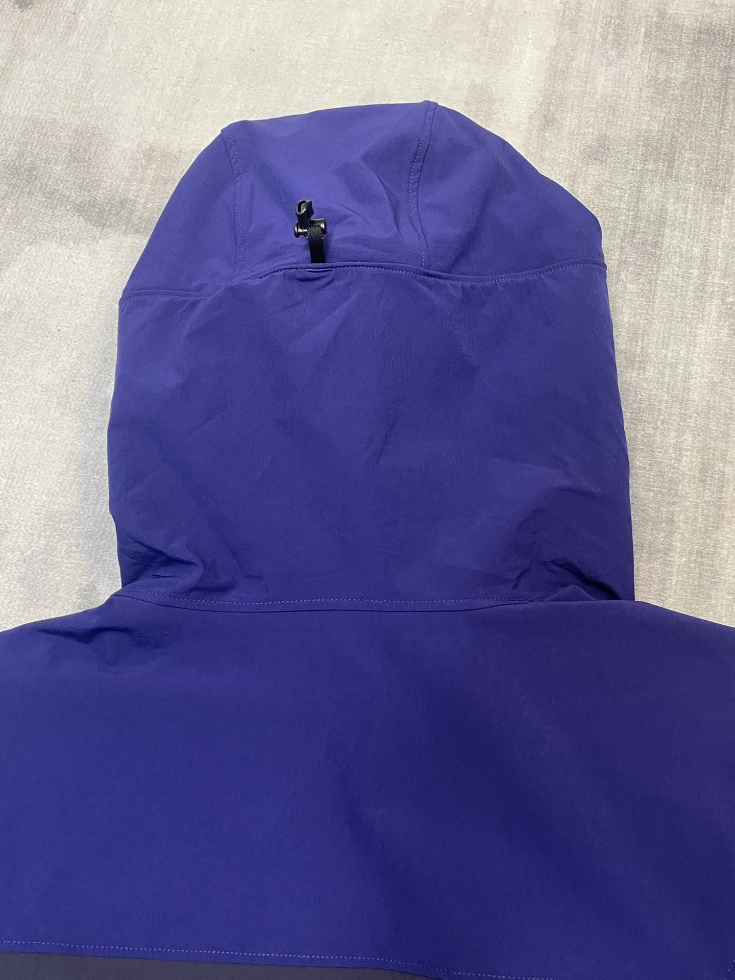 C12539 ARCTERYX | Arcteryx Soft-shell windbreaker for rock climbing and hiking — image 4