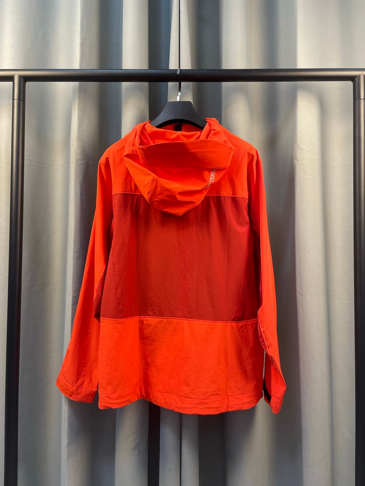 C12538 ARCTERYX | Arcteryx Soft-shell windbreaker for rock climbing and hiking — image 2
