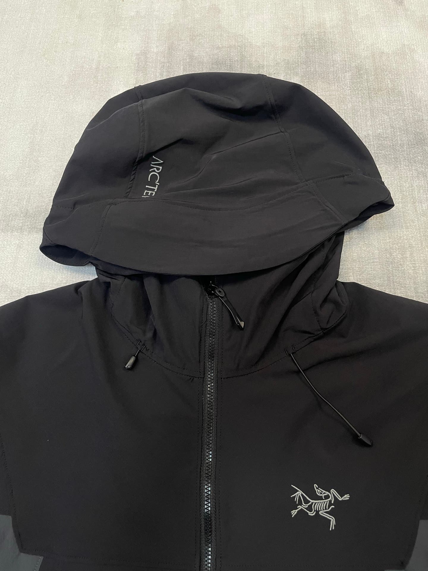 C12537 ARCTERYX | Arcteryx Soft Shell Jacket for Rock Climbing and Hiking — image 3