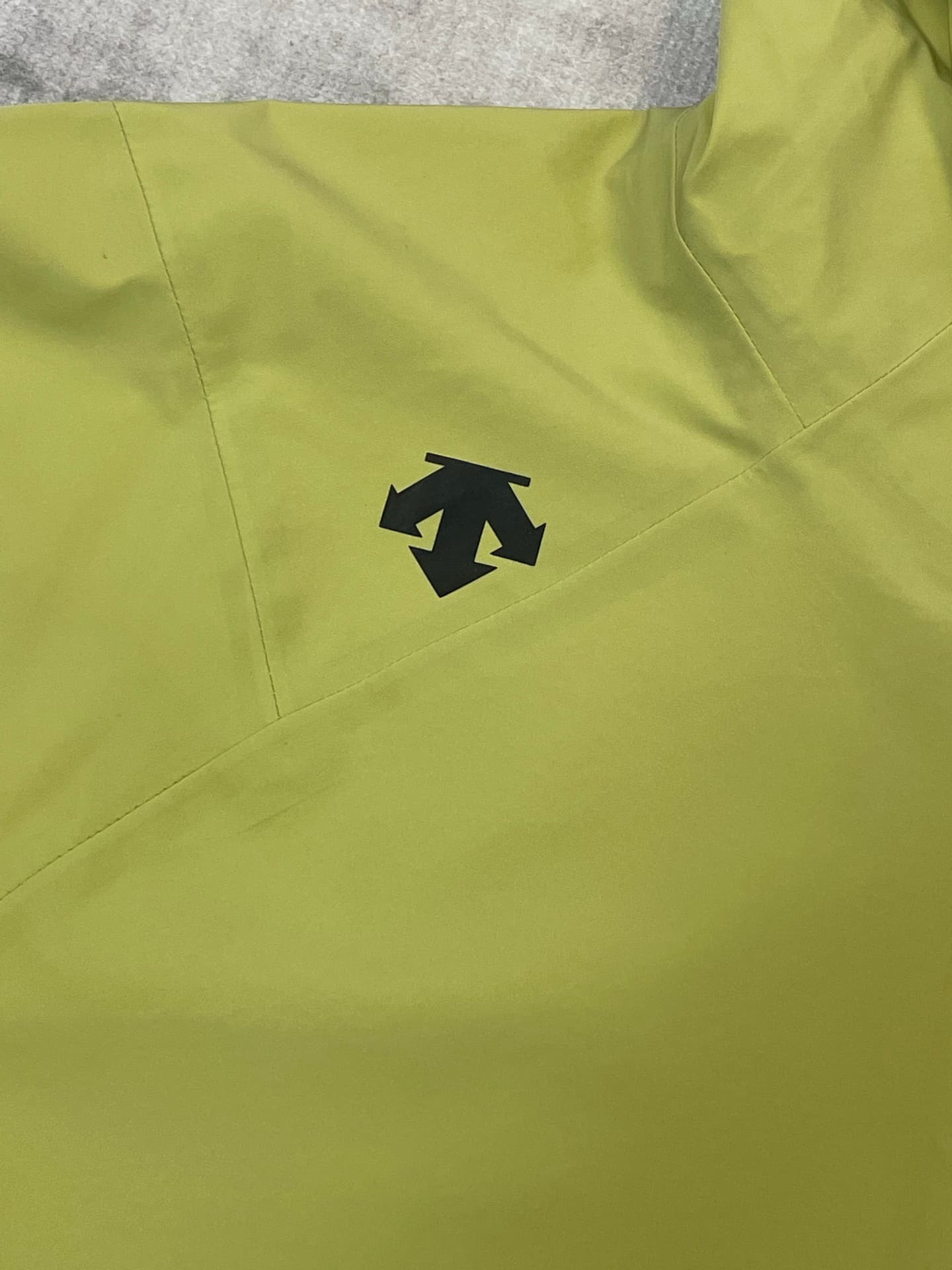 C12534 Descente DESCENTE windproof, waterproof, comfortable caped outdoor jacket; suitable for men and women — image 5