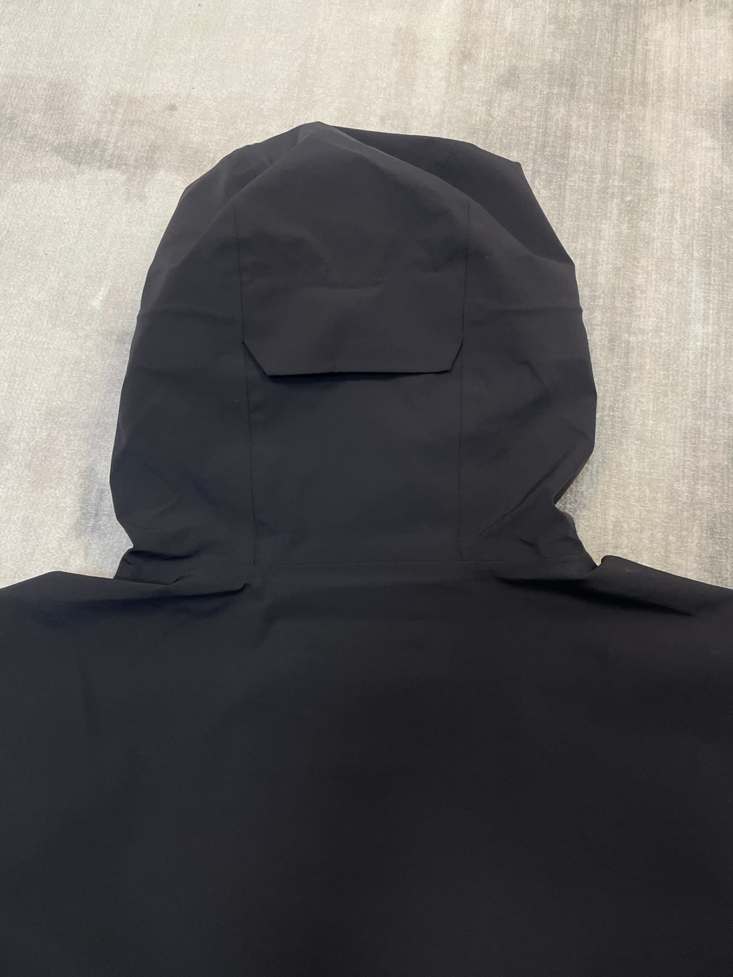 C12533 Descente DESCENTE windproof, waterproof, comfortable caped outdoor jacket; suitable for men and women — image 4