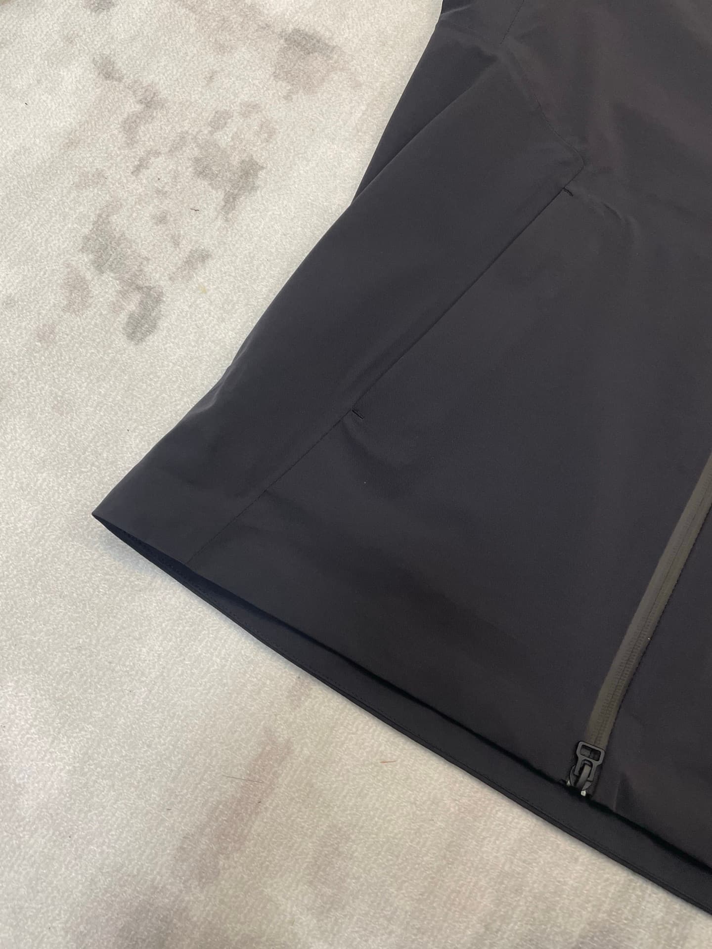 C12533 Descente DESCENTE windproof, waterproof, comfortable caped outdoor jacket; suitable for men and women — image 7