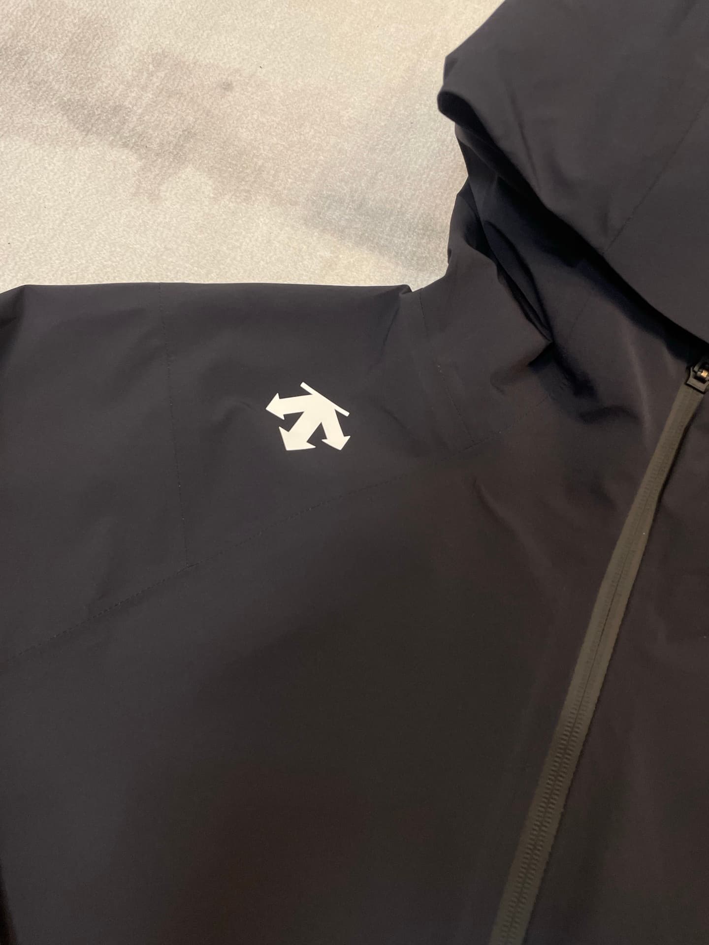 C12533 Descente DESCENTE windproof, waterproof, comfortable caped outdoor jacket; suitable for men and women — image 5