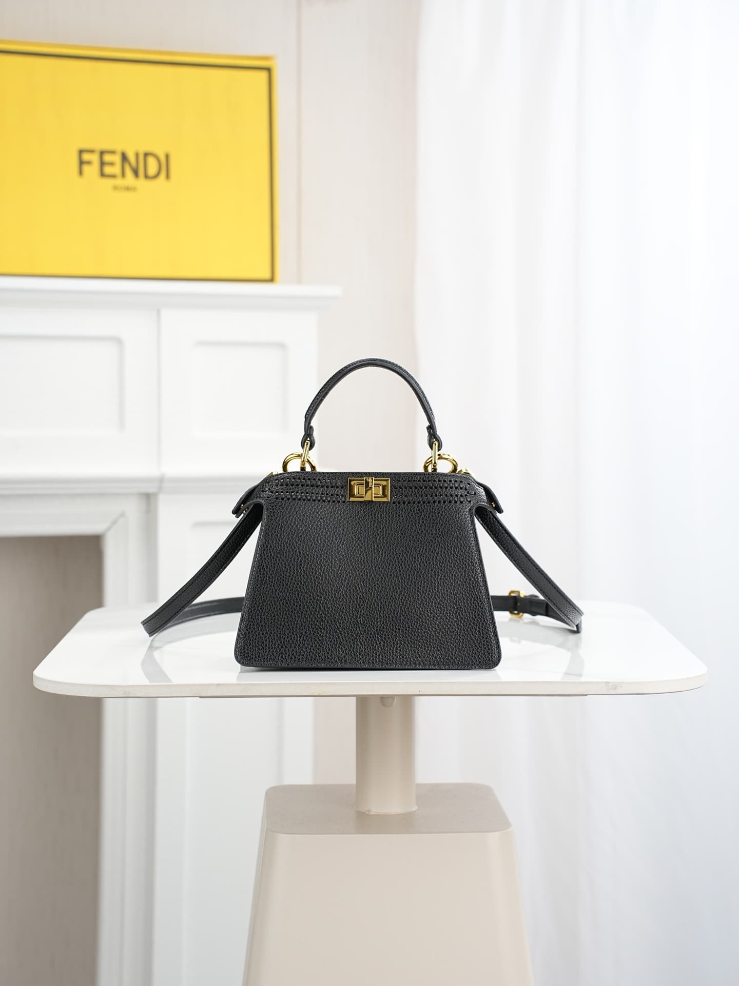 C2887 ～Model 33208 ✨ This iconic peekaboo-style handbag is an ideal compact accessory. It is hand-sewn using the same color scheme as 306, featuring traditional Selleria craftsmanship. 🔥 Made from carefully selected pigeon-gray Cuoio Romano leather, along — image 3