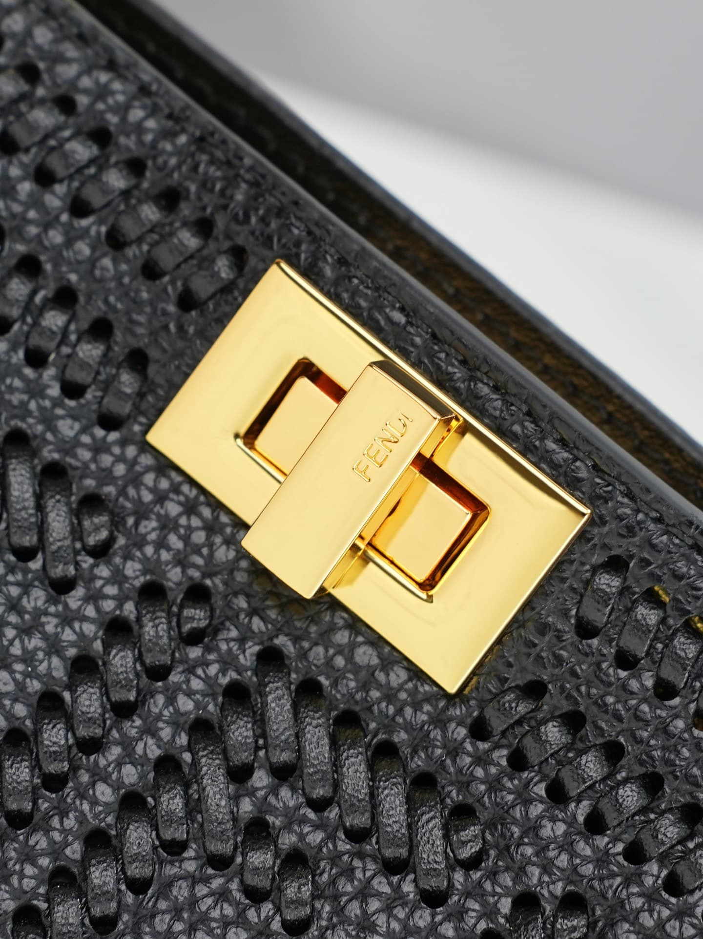 C2887 ～Model 33208 ✨ This iconic peekaboo-style handbag is an ideal compact accessory. It is hand-sewn using the same color scheme as 306, featuring traditional Selleria craftsmanship. 🔥 Made from carefully selected pigeon-gray Cuoio Romano leather, along — image 5
