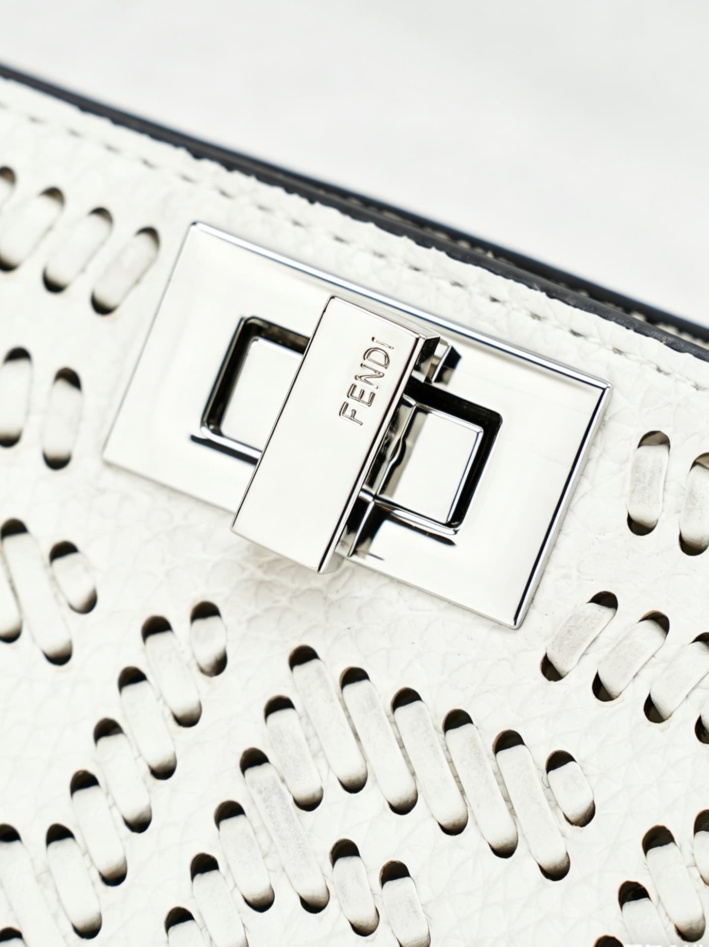 C2885 ～Model 33208 ✨ This iconic Peekaboo iseeu handbag features a compact design. It is made from the same color fabric as 306, using hand-stitched seams, and embodies the traditional Selleria craftsmanship. 🔥 Made from high-quality pigeon-gray Cuoio Rom — image 8