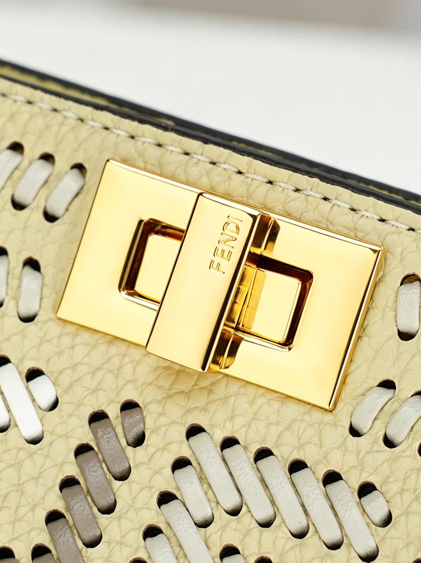 C2884 ～Model 33208 ✨ This iconic peekaboo-style handbag is an ideal compact accessory. It is crafted in the same color scheme as 306, using large-sized stitches with visible stitches, reflecting the traditional Selleria craftsmanship. 🔥 Made from high-qua — image 8