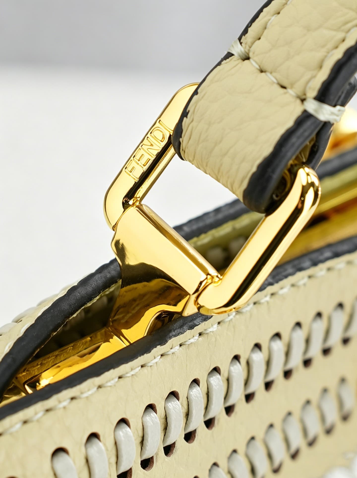 C2884 ～Model 33208 ✨ This iconic peekaboo-style handbag is an ideal compact accessory. It is crafted in the same color scheme as 306, using large-sized stitches with visible stitches, reflecting the traditional Selleria craftsmanship. 🔥 Made from high-qua — image 6