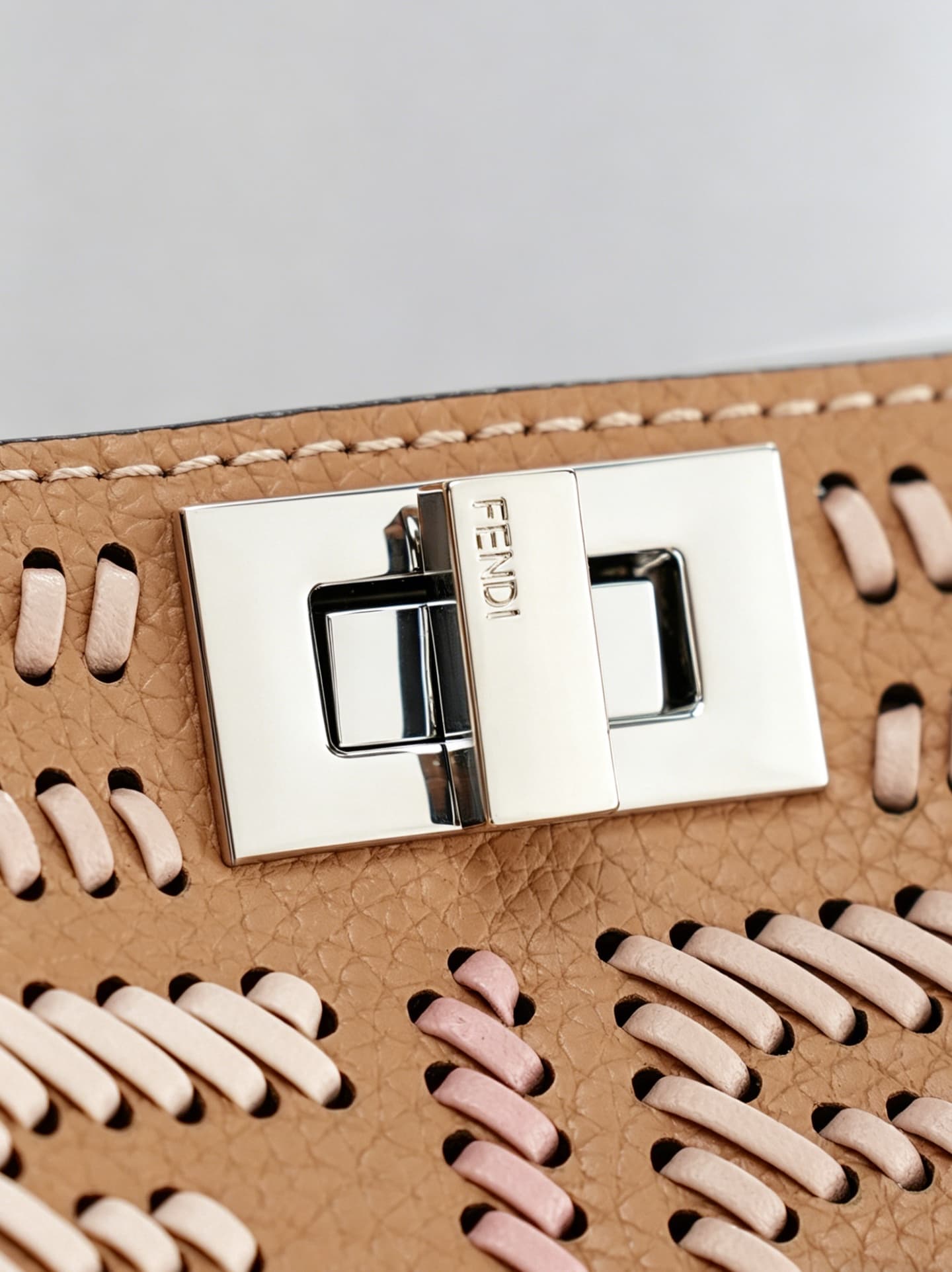 C2883 ～Model 33208 ✨ This iconic Peekaboo iseeu handbag features a compact design. It is crafted from the same color tone as 306, using hand-stitched seams, reflecting the traditional Selleria craftsmanship. 🔥 Made from high-quality pigeon-gray Cuoio Roma — image 6