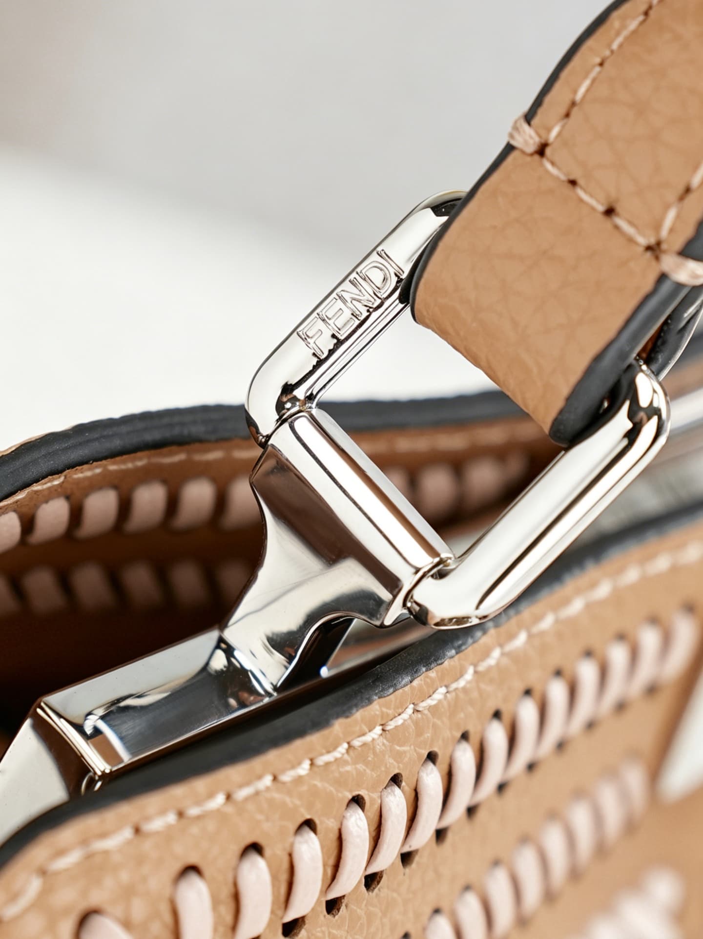 C2883 ～Model 33208 ✨ This iconic Peekaboo iseeu handbag features a compact design. It is crafted from the same color tone as 306, using hand-stitched seams, reflecting the traditional Selleria craftsmanship. 🔥 Made from high-quality pigeon-gray Cuoio Roma — image 8
