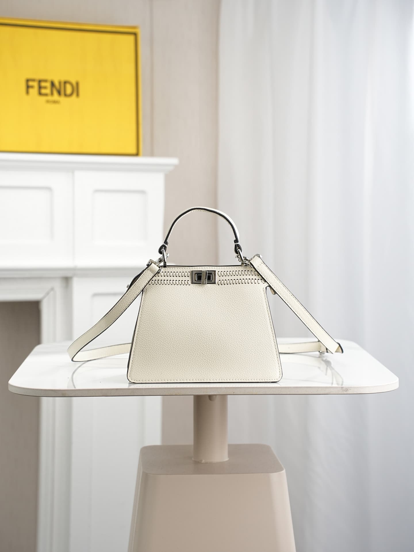 C2889 ～Model 33208 ✨ This iconic peekaboo design is a compact handbag ideal for everyday use. It is crafted in the same color scheme as 306, using hand-stitched seams, and embodies the traditional Selleria craftsmanship. 🔥 Made from high-quality pigeon-gr — image 3