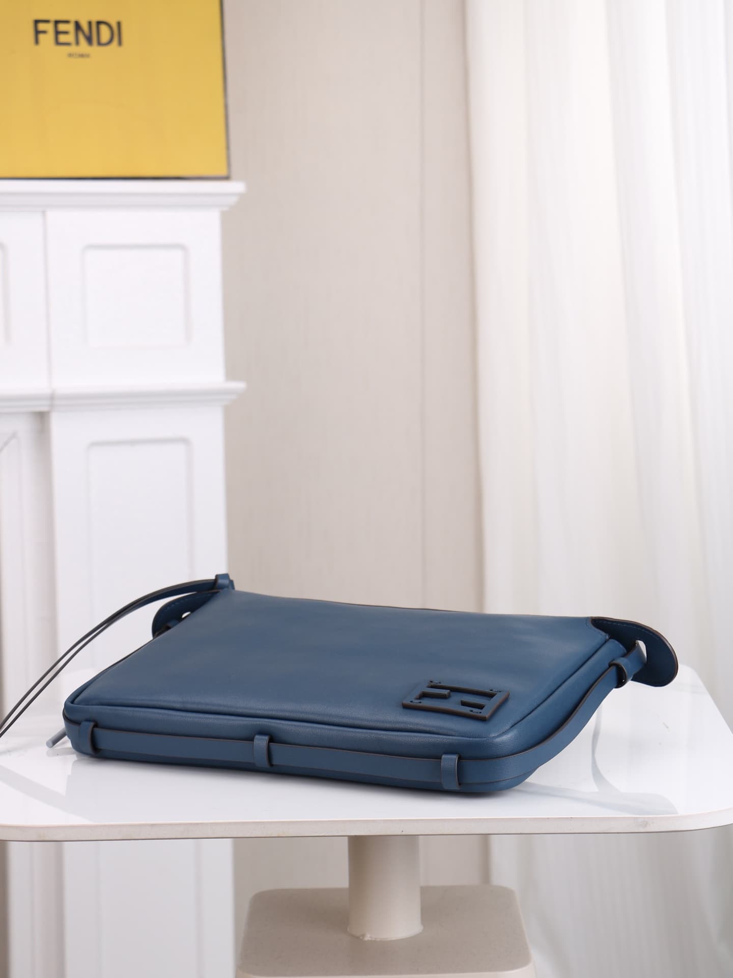 C2872 The medium-sized 4409 Simply FENDI handbag is a soft crossbody bag that was showcased at the autumn and winter fashion shows. It draws its inspiration from the classic design styles of 20 and 90 from the early years of that era; thus, it was named a — image 4