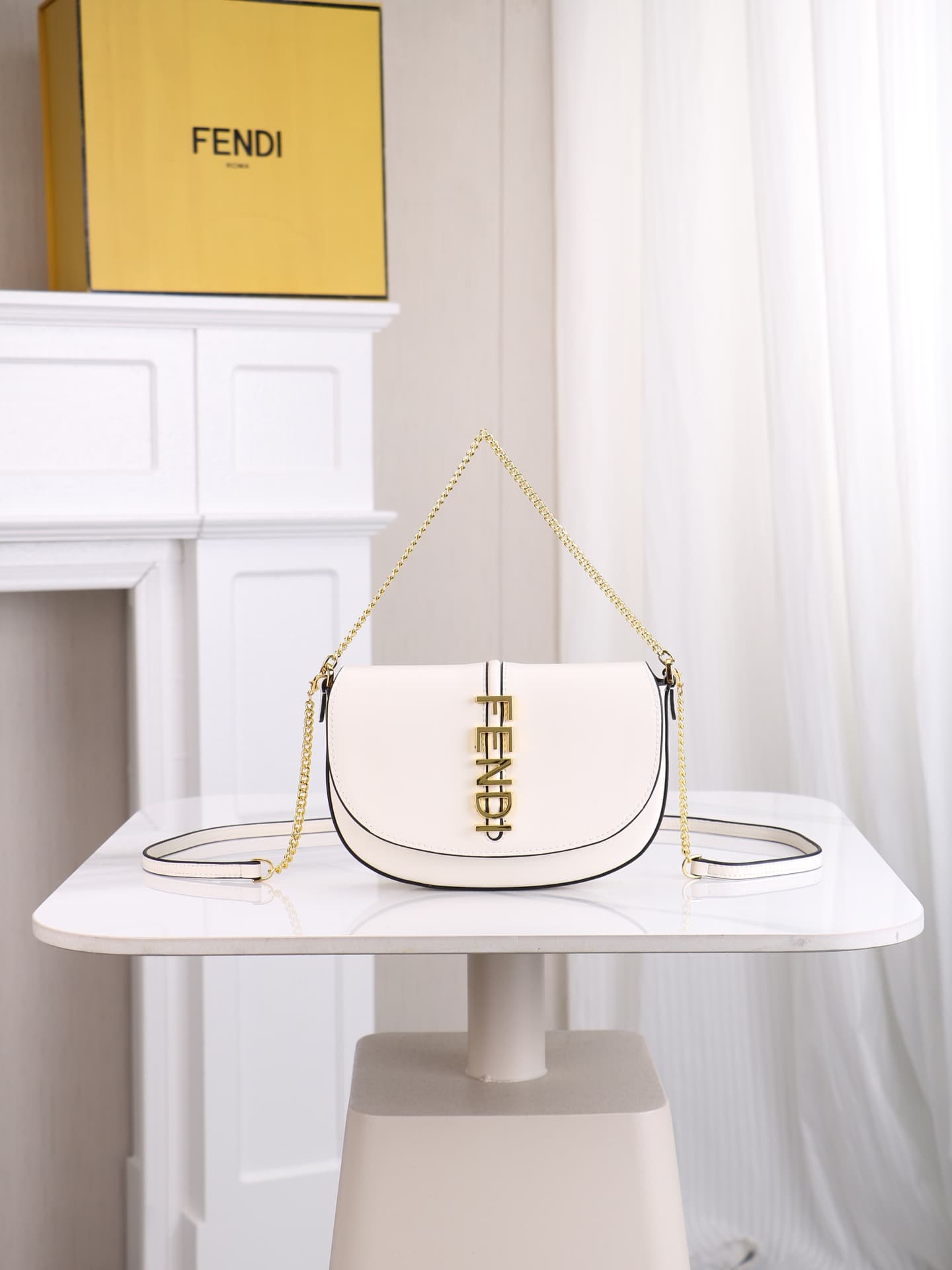 C2876 Model 7758 – a compact and portable design. It comes with a separate card holder, making it also suitable as a wallet. Its small size makes it highly versatile; it’s also easier to use. Dimensions: 21*4*11cm. Model number: 7758 — image 1
