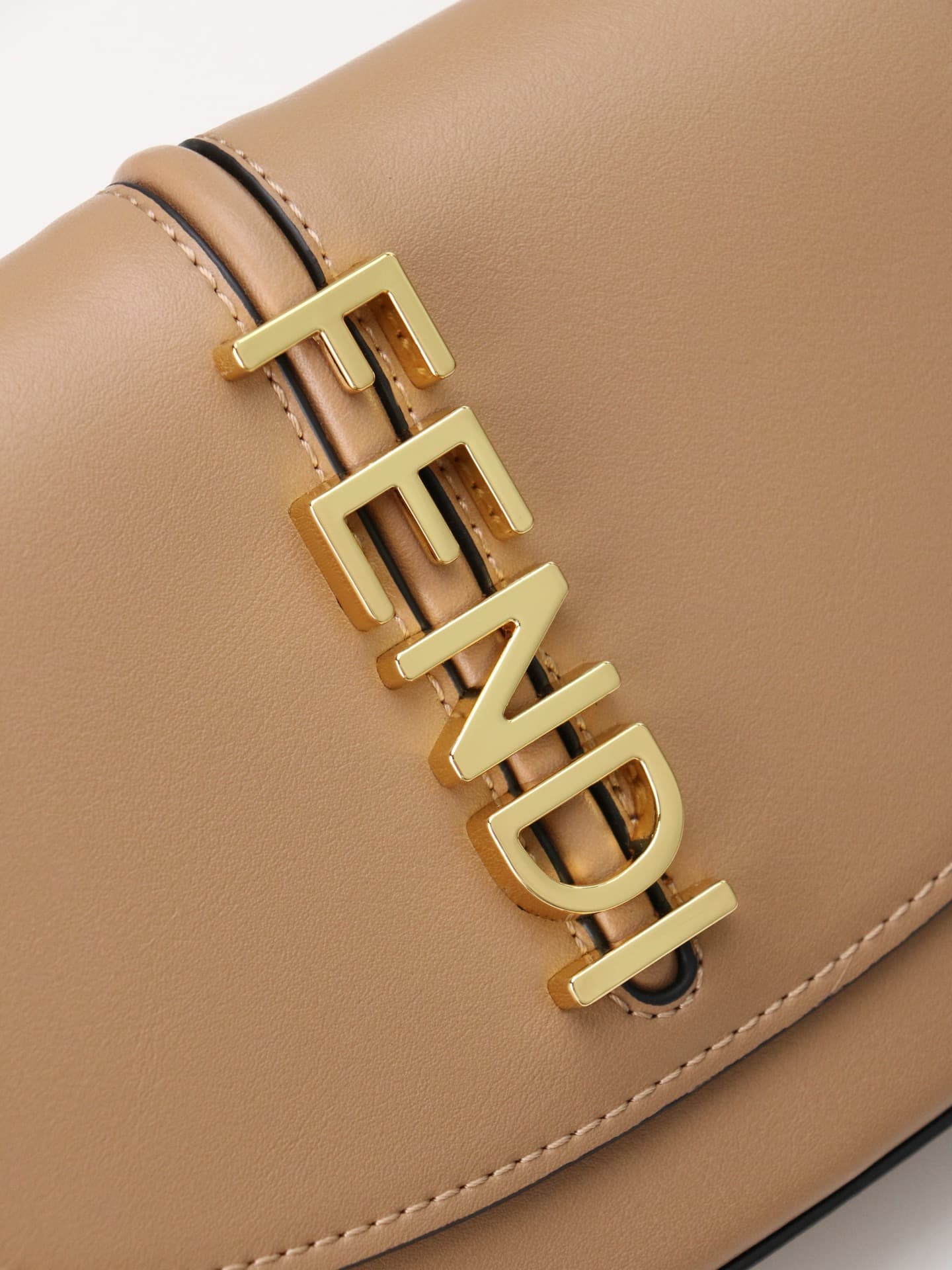 C2877 Model 7758 – a compact and portable design. It comes with a separate card holder, making it also suitable as a wallet. Its small size makes it highly versatile; it’s easy to use. Dimensions: 21 * 4 * 11cm. Model number: 7758 — image 5