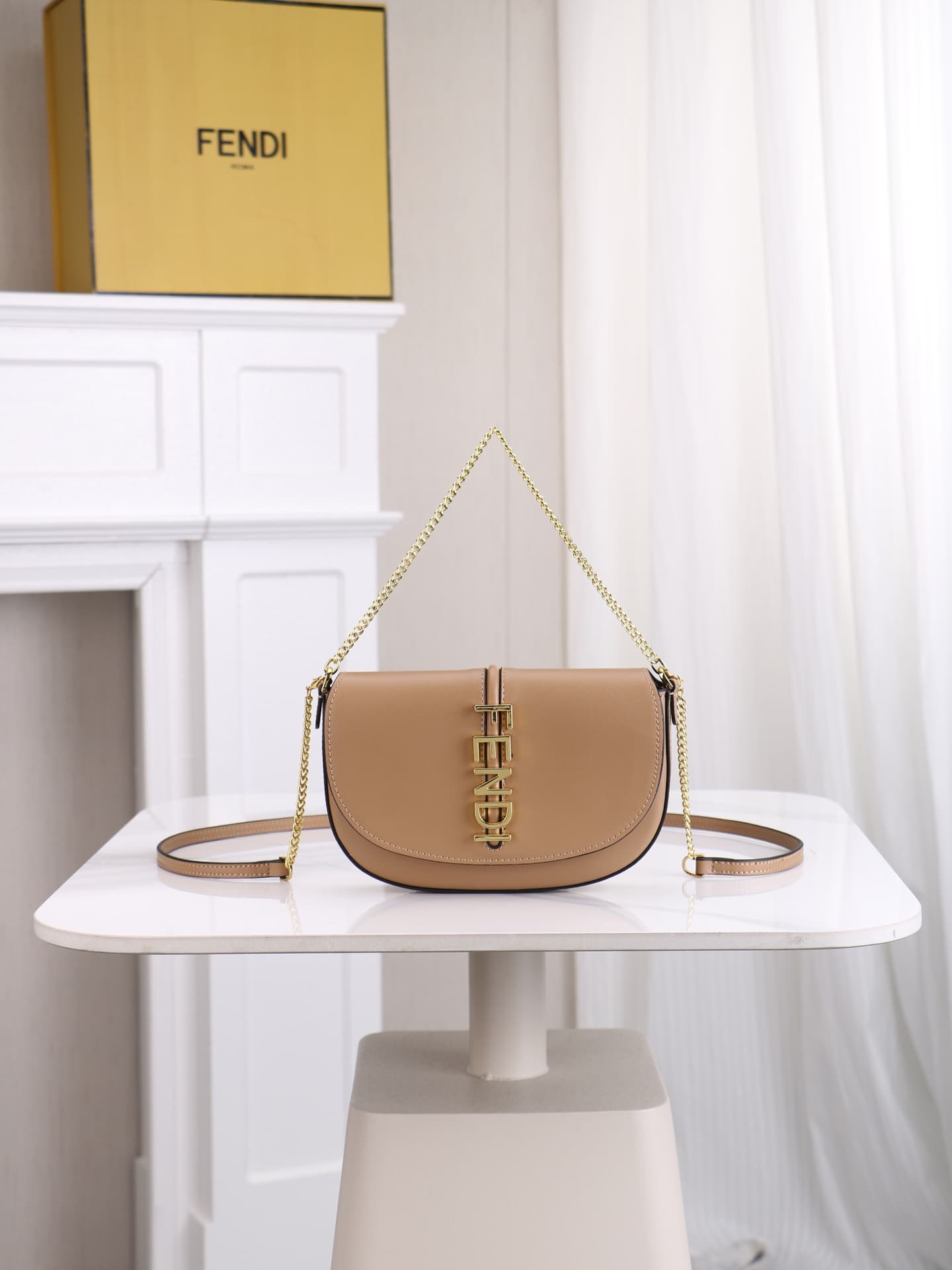 C2877 Model 7758 – a compact and portable design. It comes with a separate card holder, making it also suitable as a wallet. Its small size makes it highly versatile; it’s easy to use. Dimensions: 21 * 4 * 11cm. Model number: 7758 — image 1