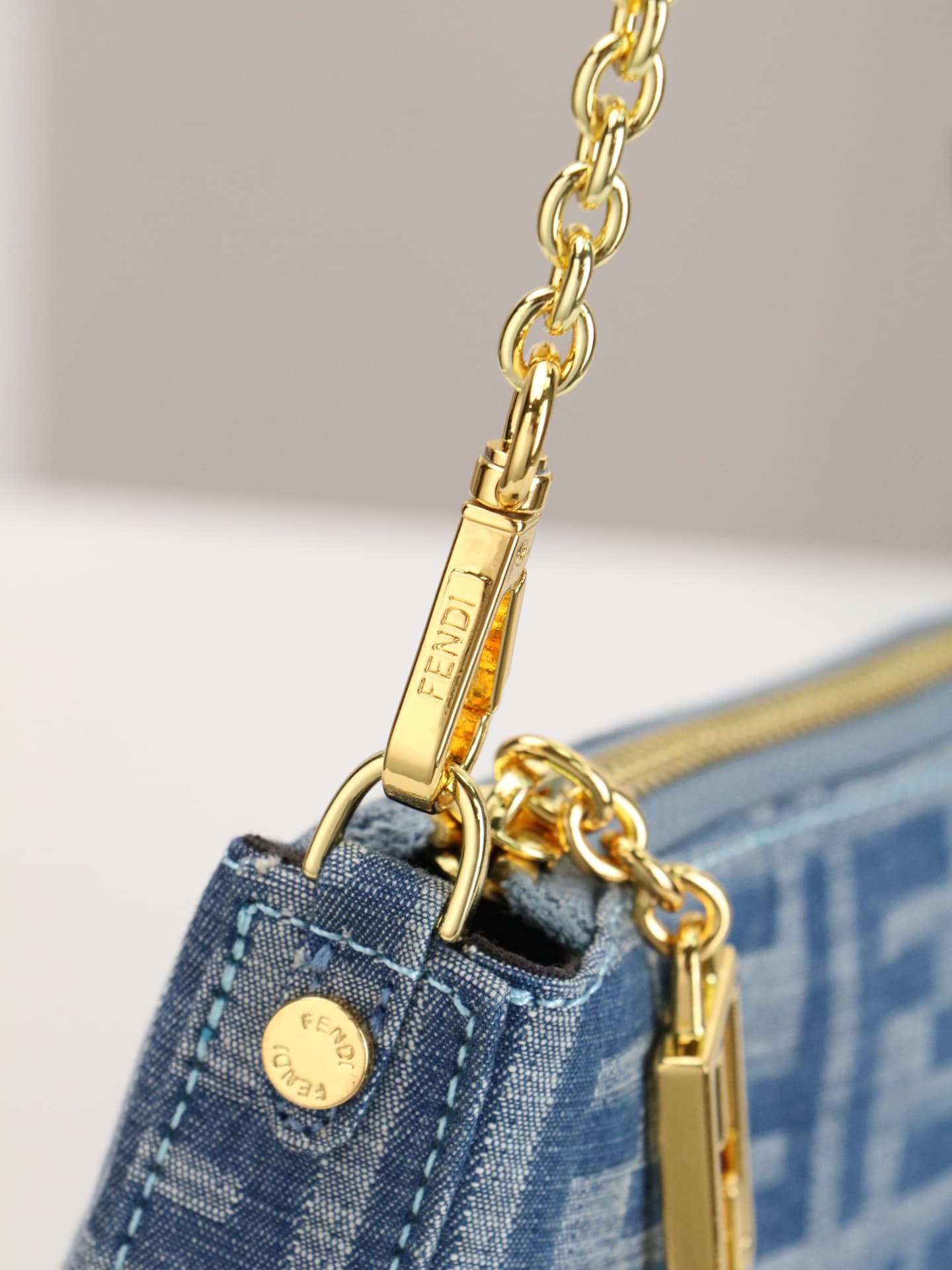 C2859 Model 7717 Baguette handbag. Made of denim print material, with classic double F logos. Features detachable thin chains and long shoulder straps. Opened with zippers, and the zipper pulls have the distinctive FF pattern. It’s compact and elegant; pe — image 5