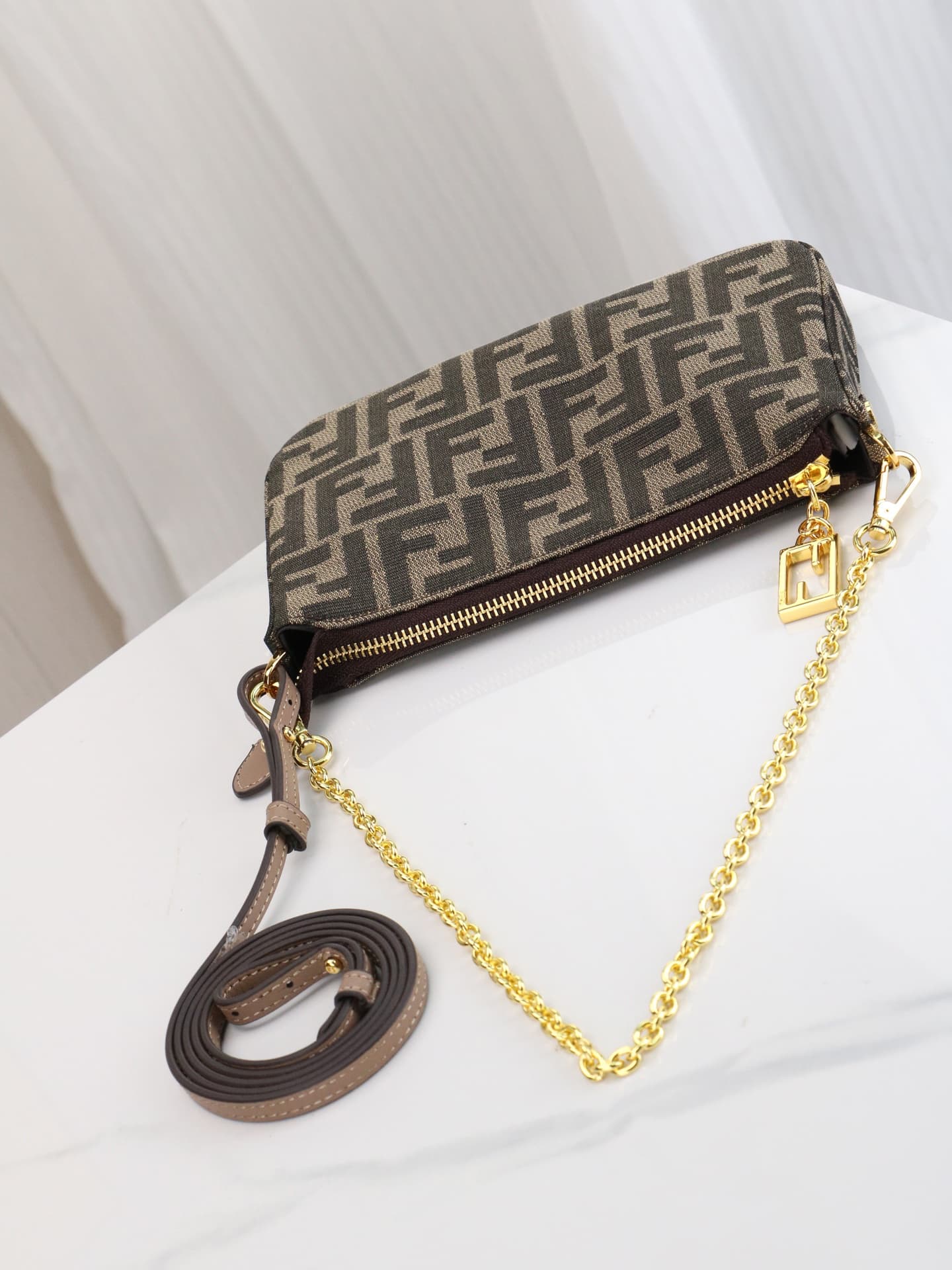 C2862 (Original fabric with box) Model 7717Fendi. New model 🆕 Baguette brown print FF fabric handbag. Equipped with a detachable thin chain; can be carried in hand or under the arm. Zipper for opening/closing; the zipper pull features the distinctive FF p — image 7