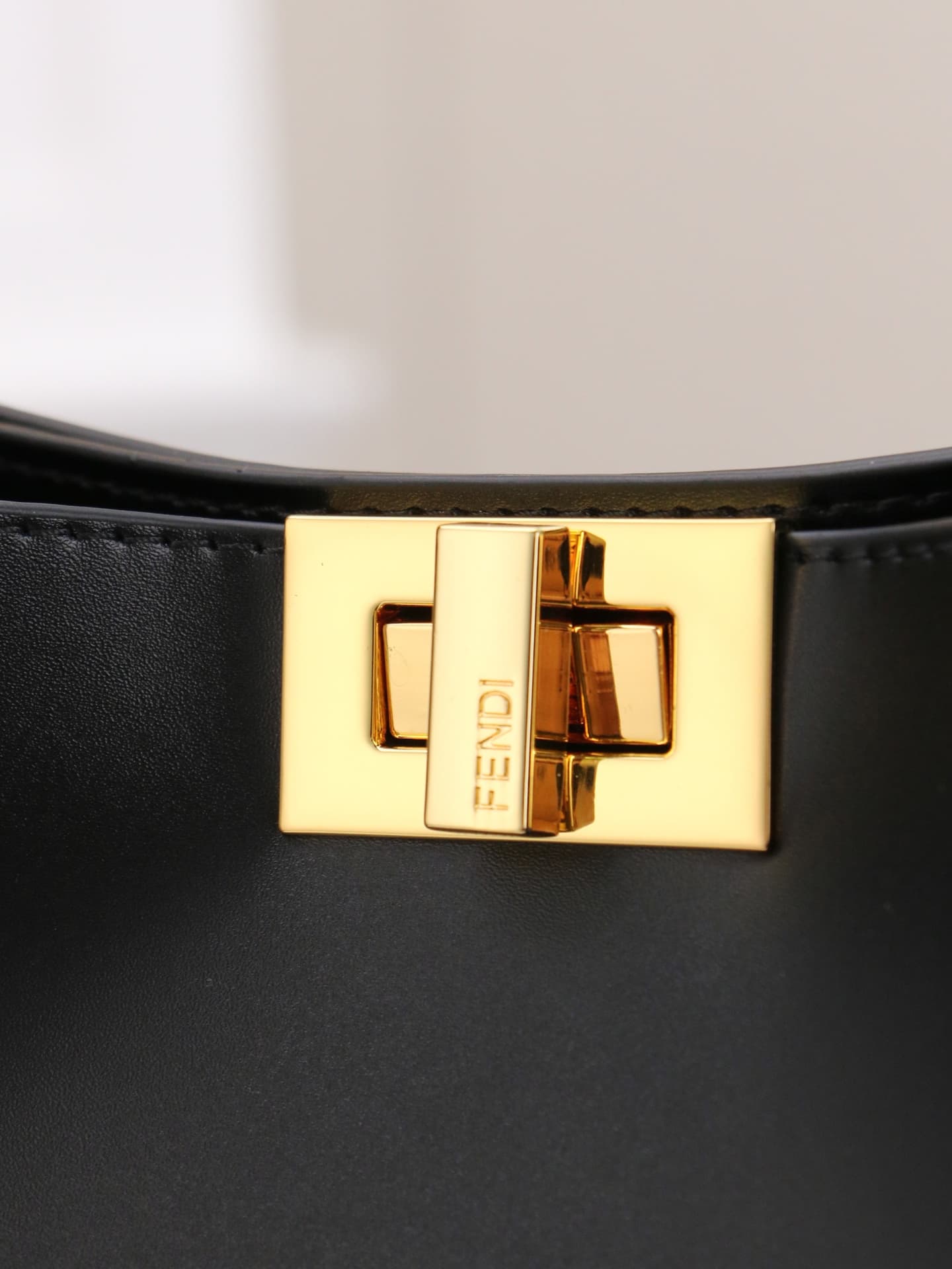 C2844 Return item 【FENDI x-lite】 — image 4