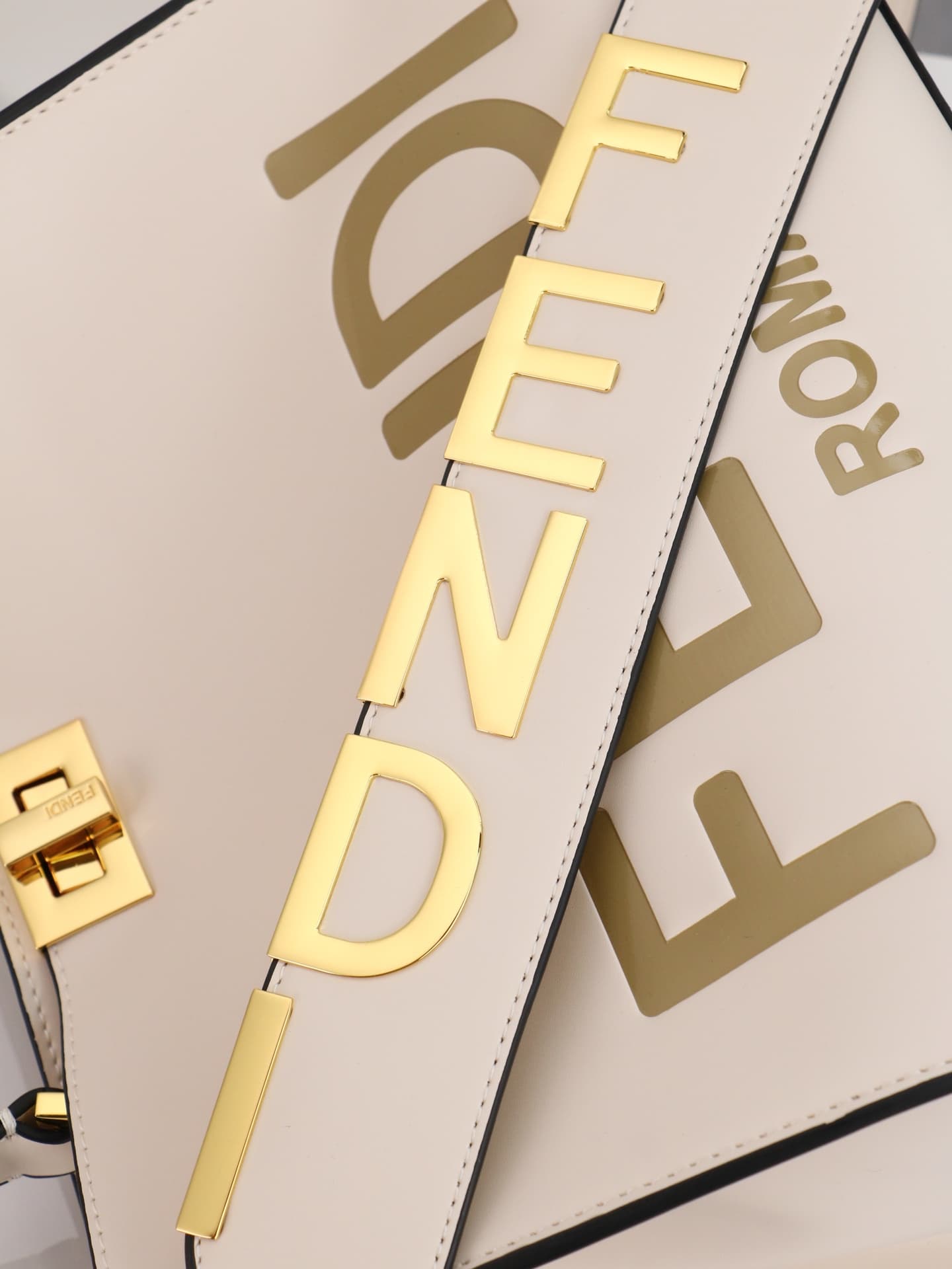 C2846 Return item 【FENDI x-lite】 — image 5