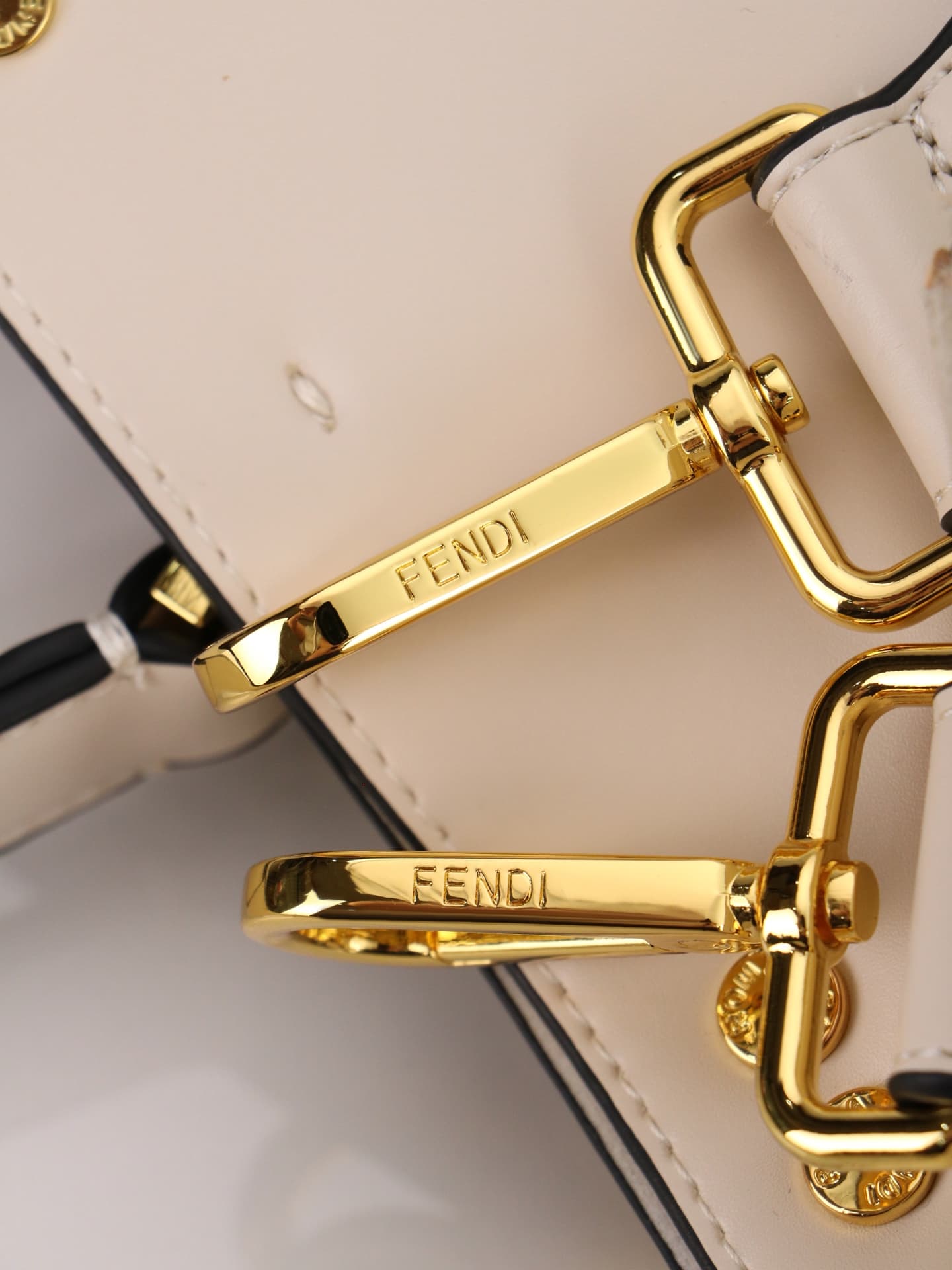 C2846 Return item 【FENDI x-lite】 — image 6